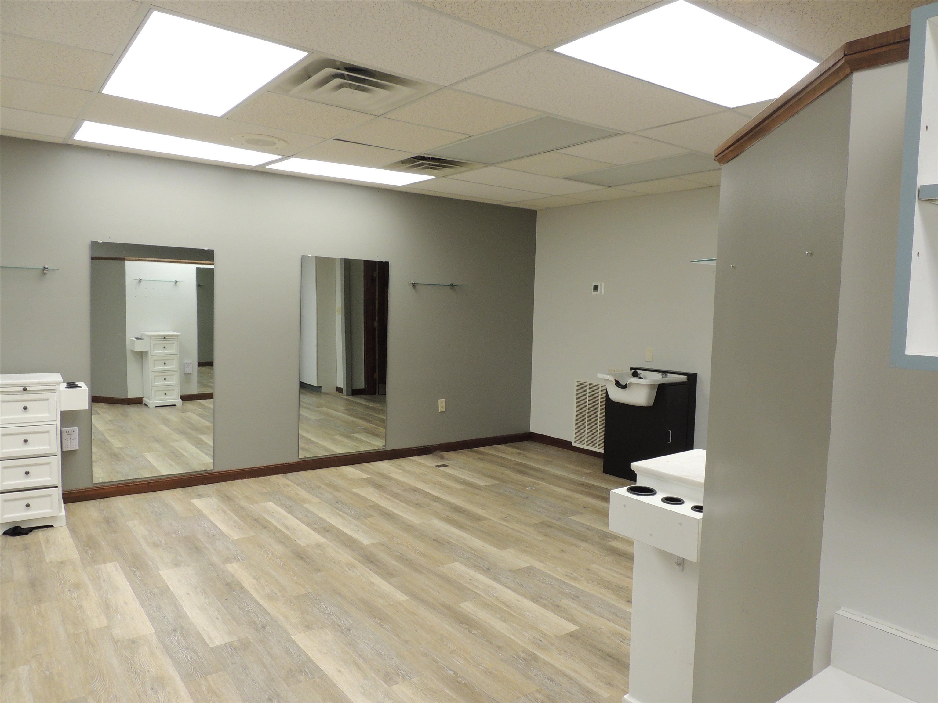 401 Gilford Avenue Property Photo 10