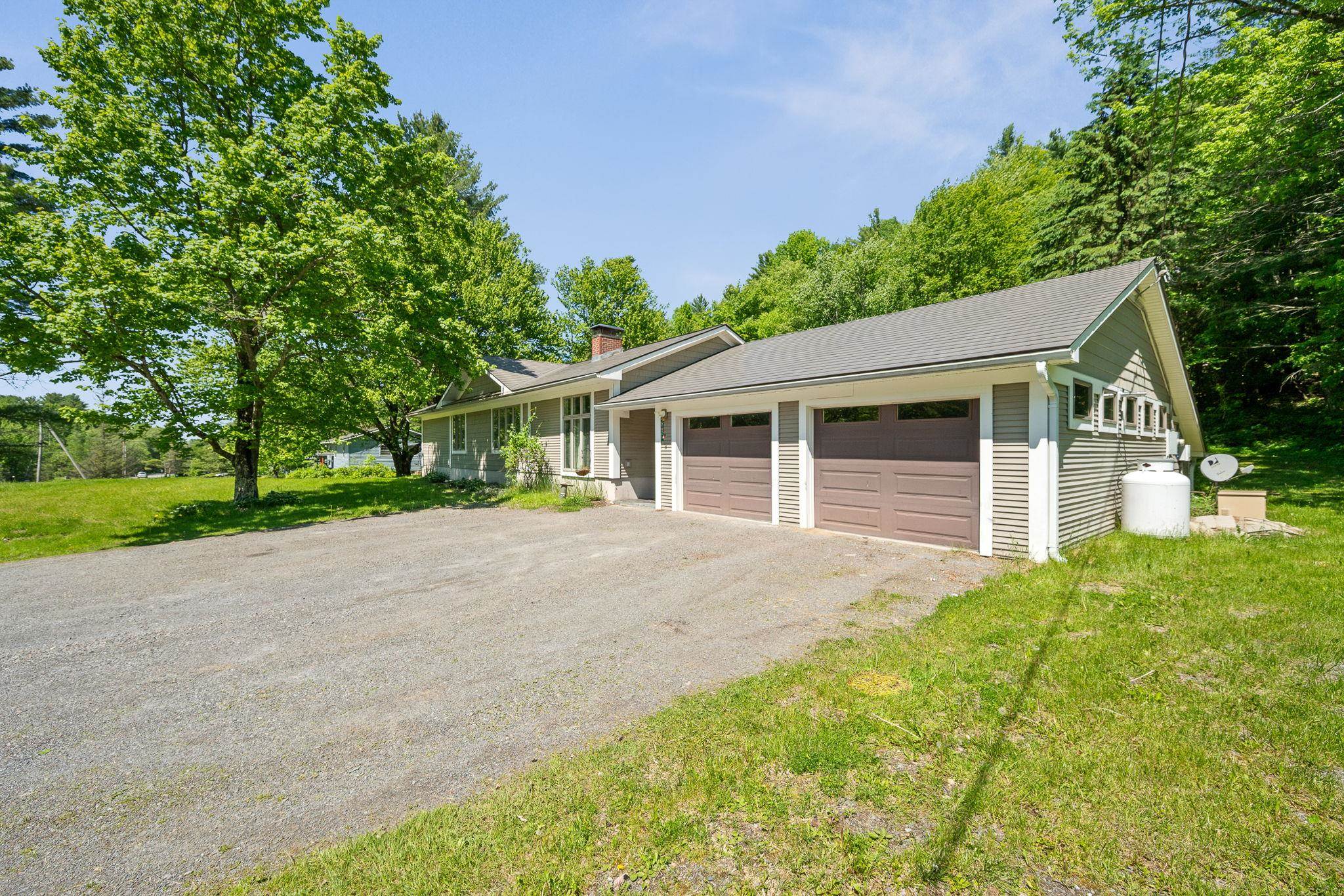 2021 Huntington Road Property Photo 6