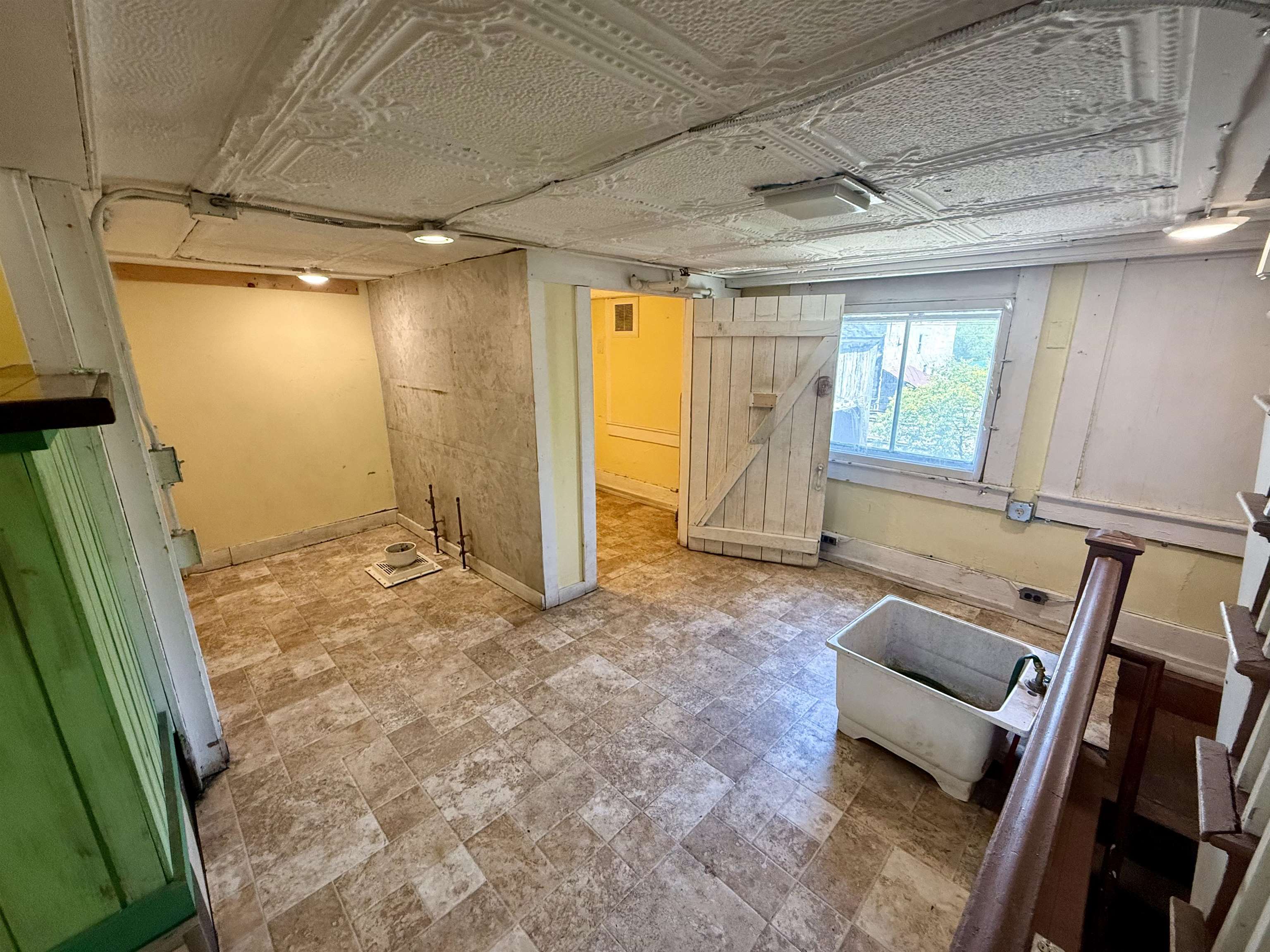 378 Railroad Street Property Photo 11