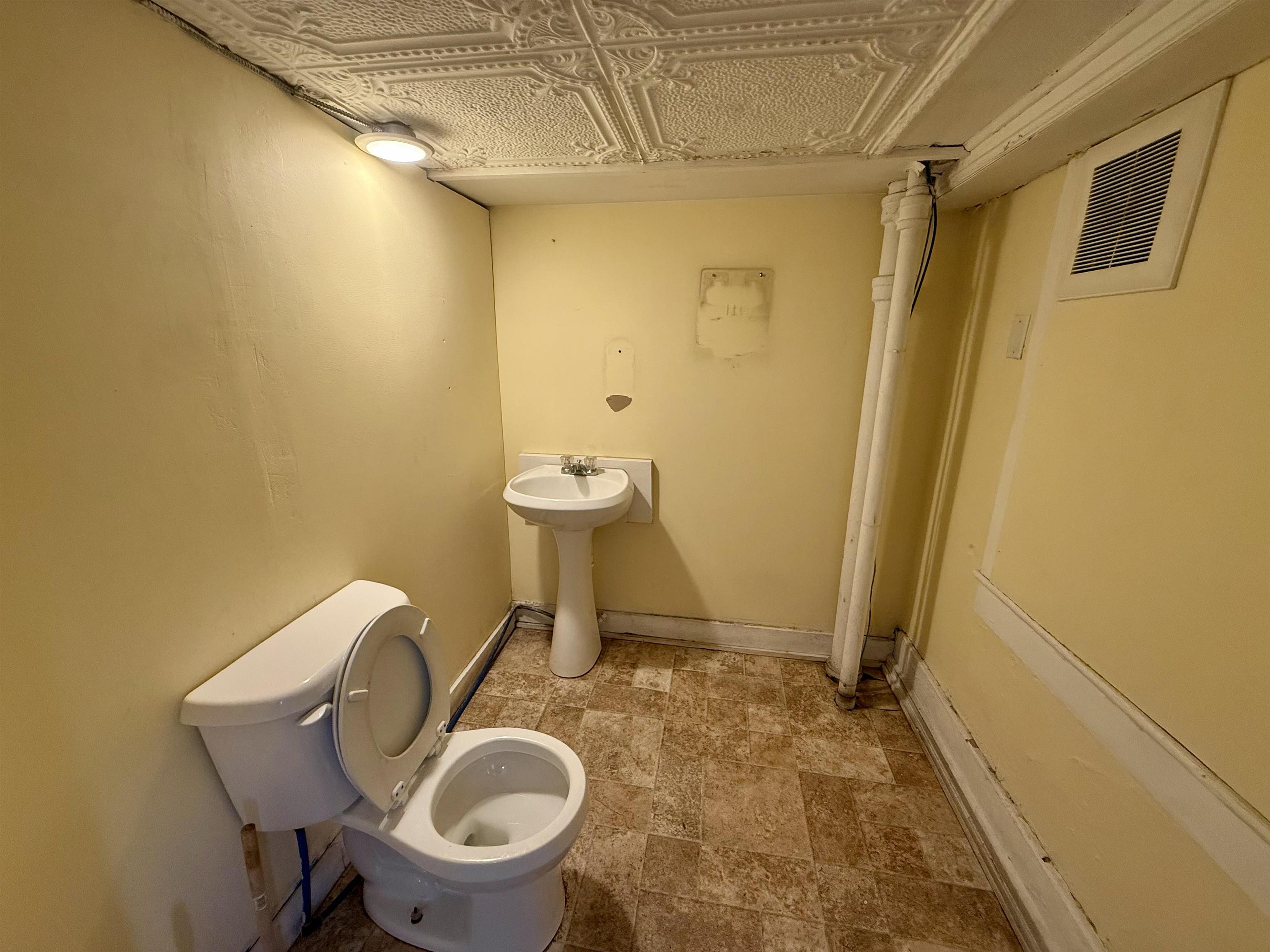 378 Railroad Street Property Photo 12