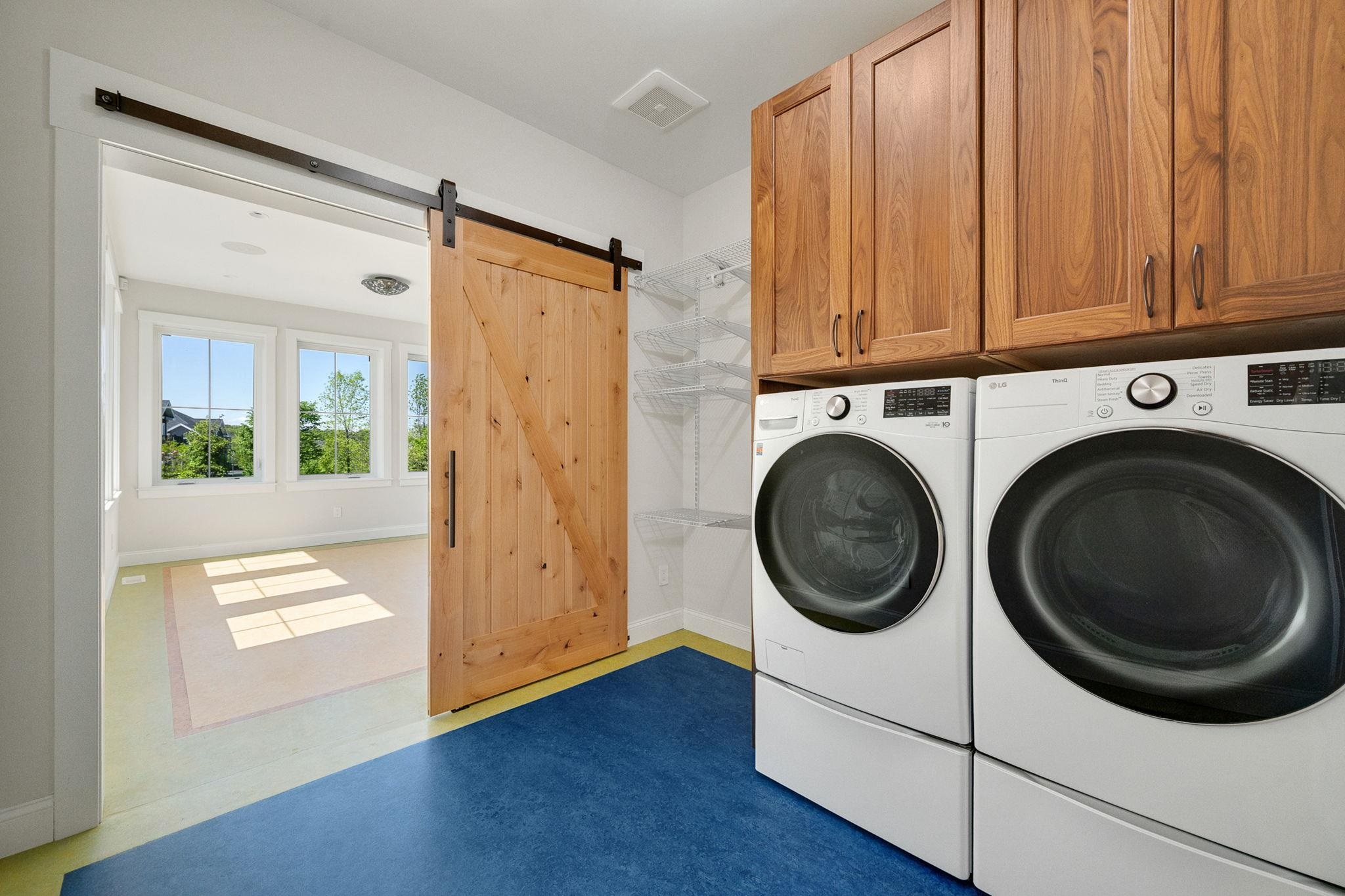 225 Midland Avenue Property Photo 16