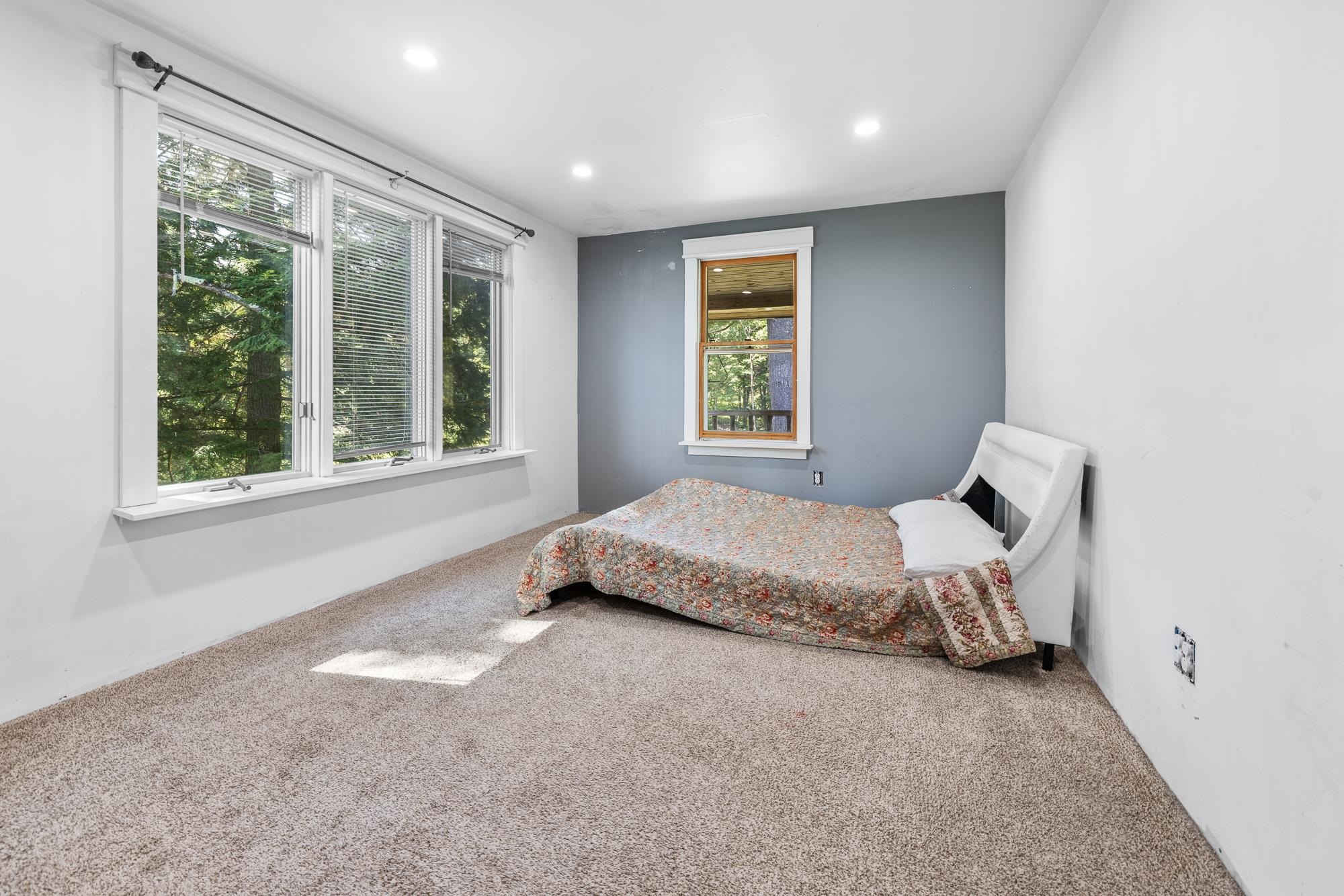 198 Brackett Road Property Photo 6