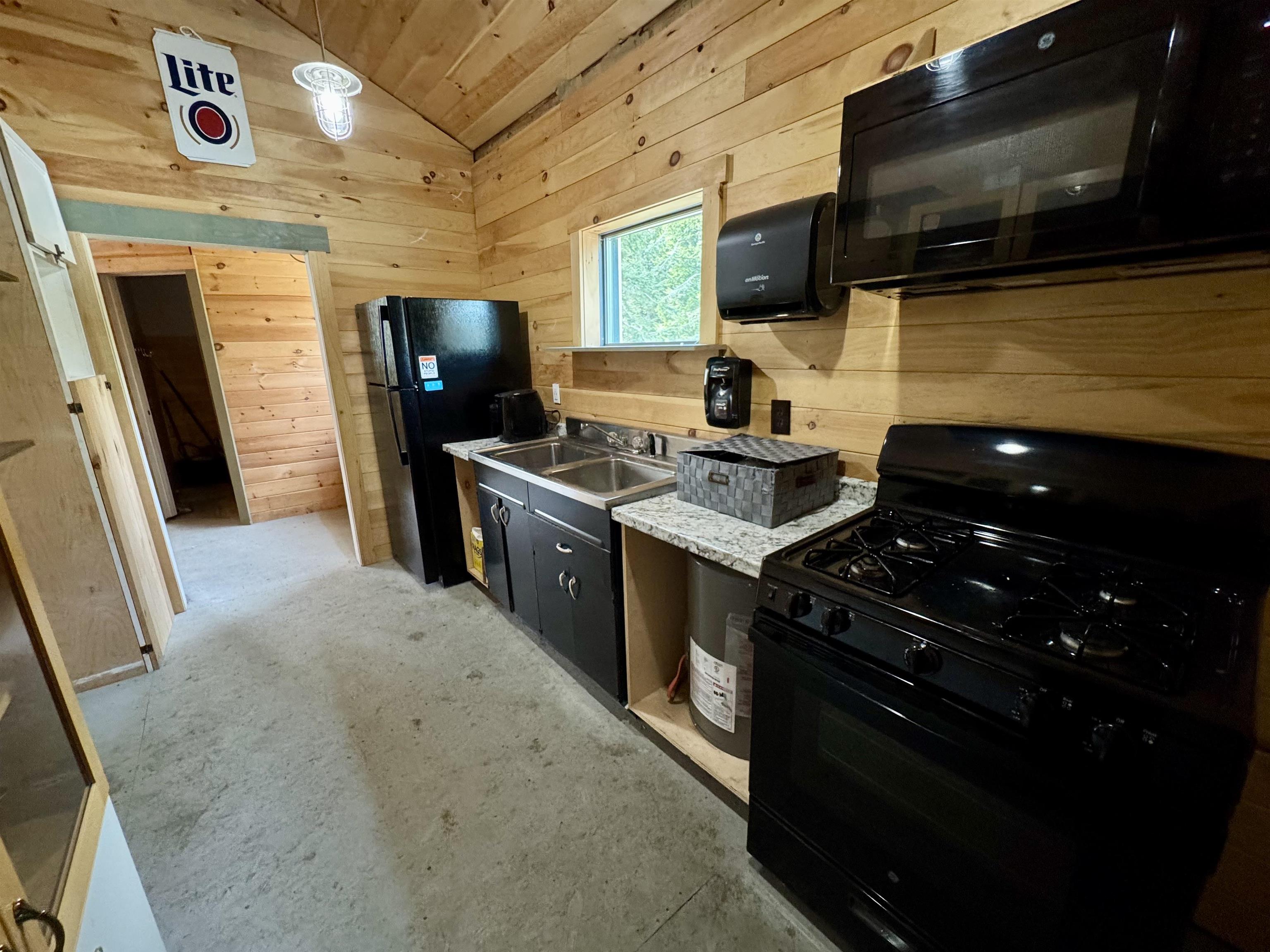 198 Brackett Road Property Photo 40