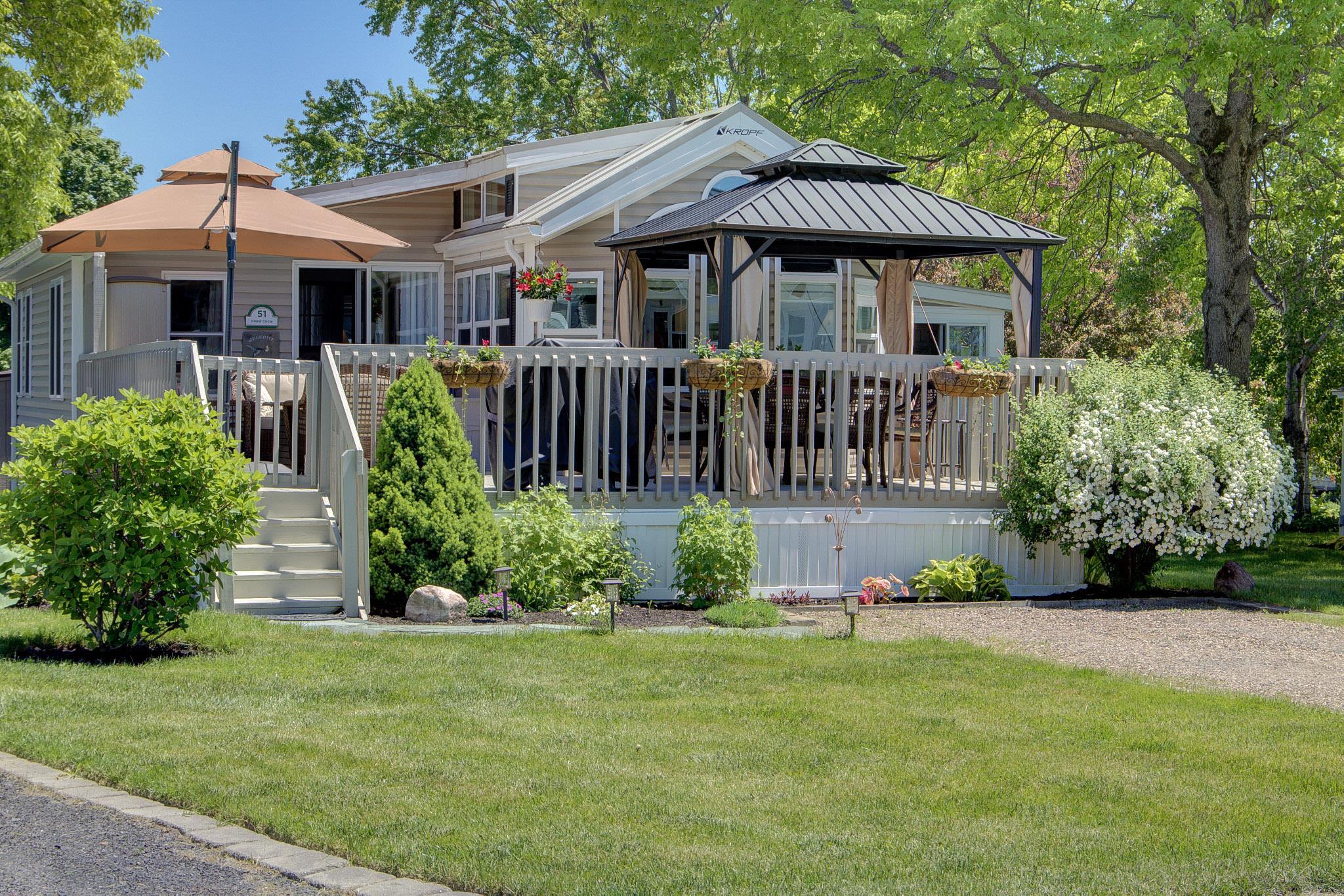 51 Island Circle Property Photo 1