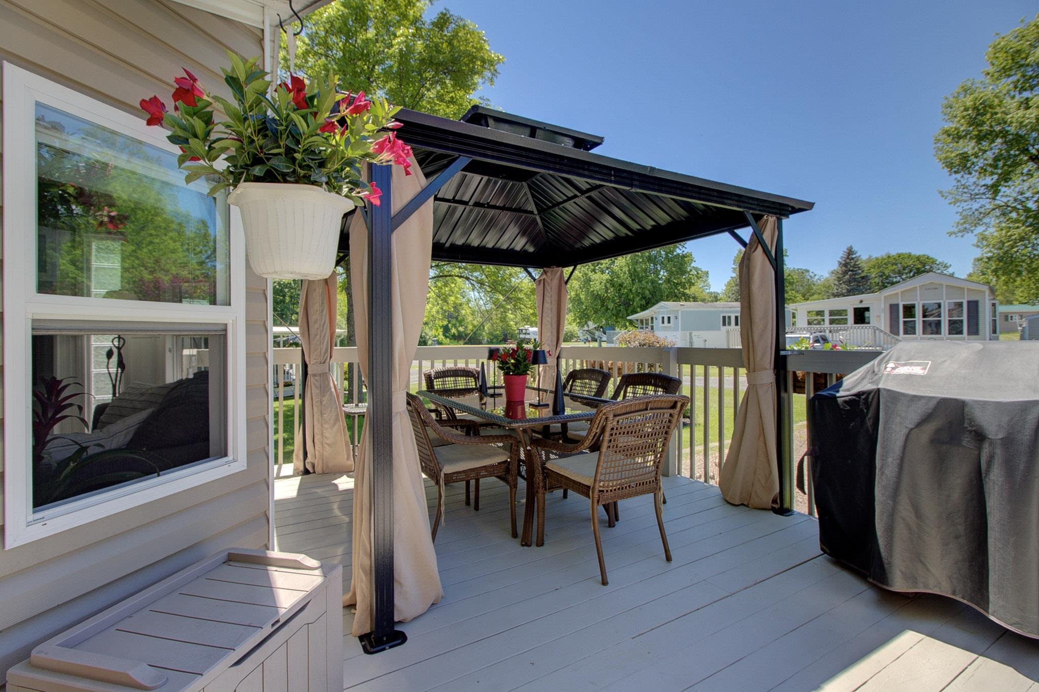 51 Island Circle Property Photo 11