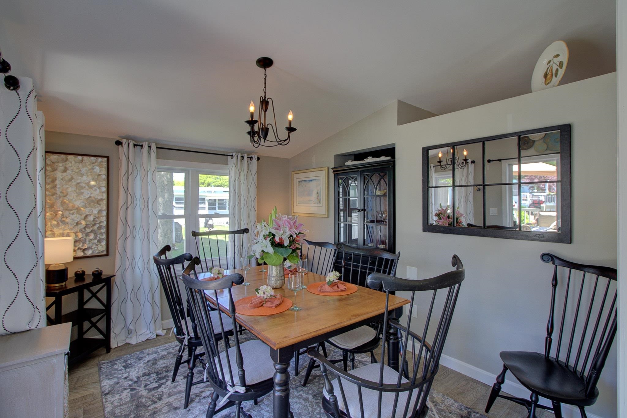 51 Island Circle Property Photo 14