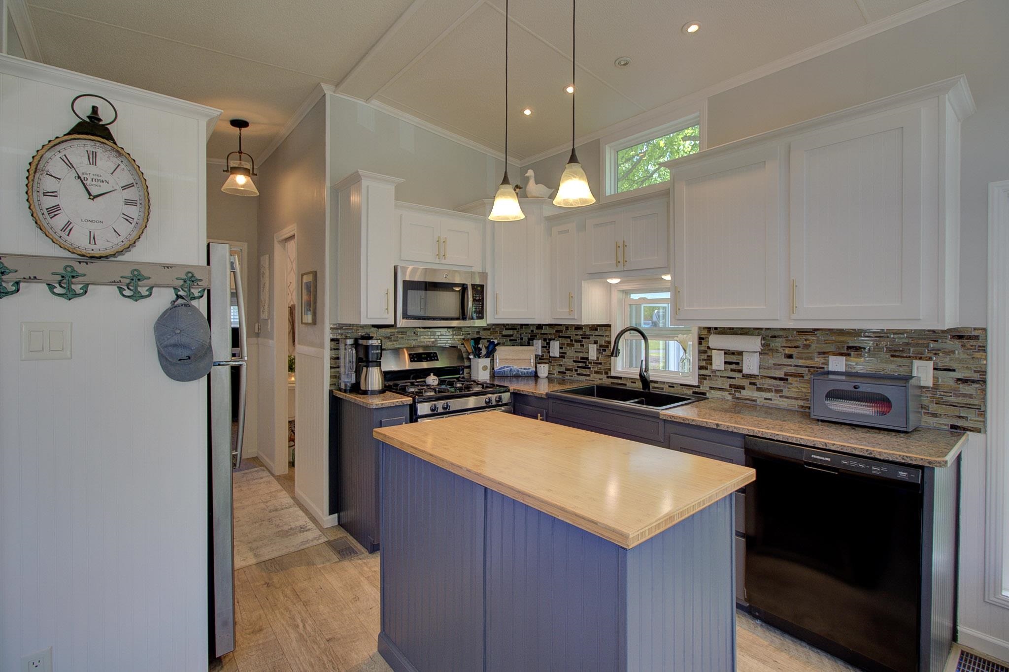 51 Island Circle Property Photo 17