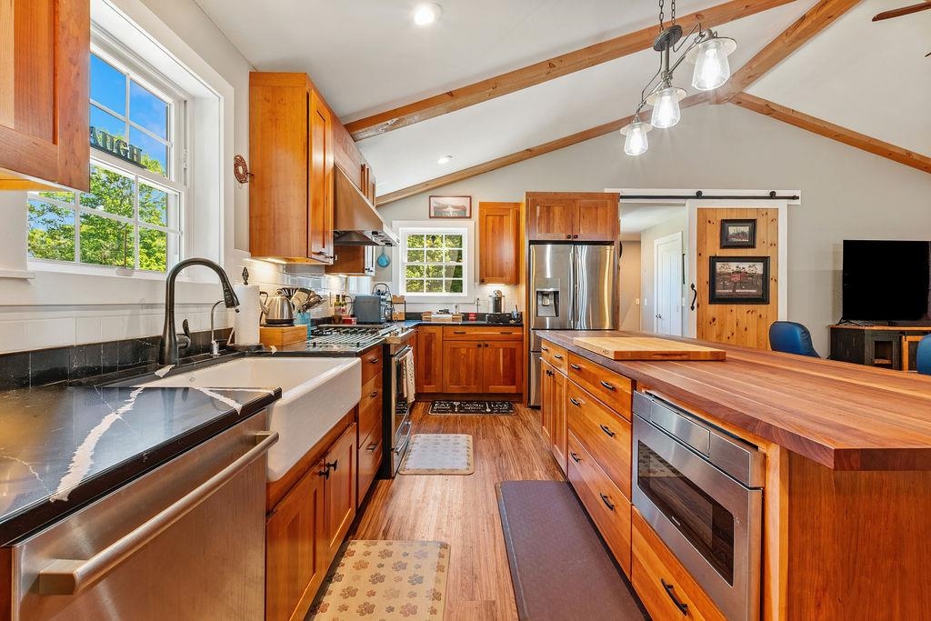 33 Ingalls Terrace Property Photo 3