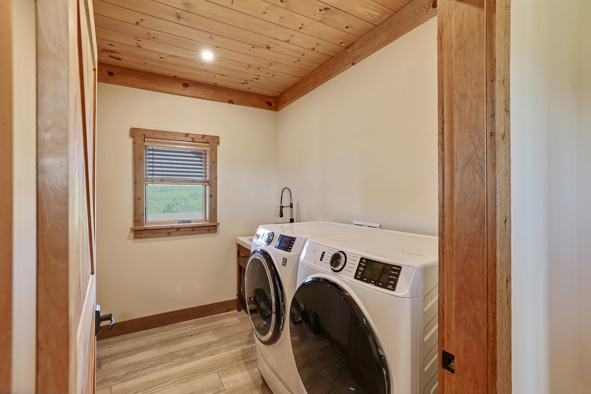 1276 Poginy Hill Road Property Photo 8