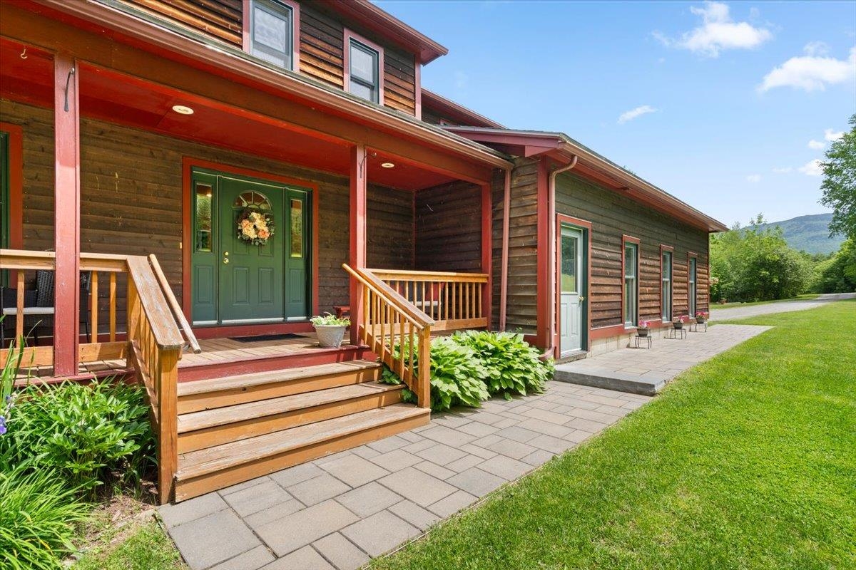 100 Overview Property Photo 4