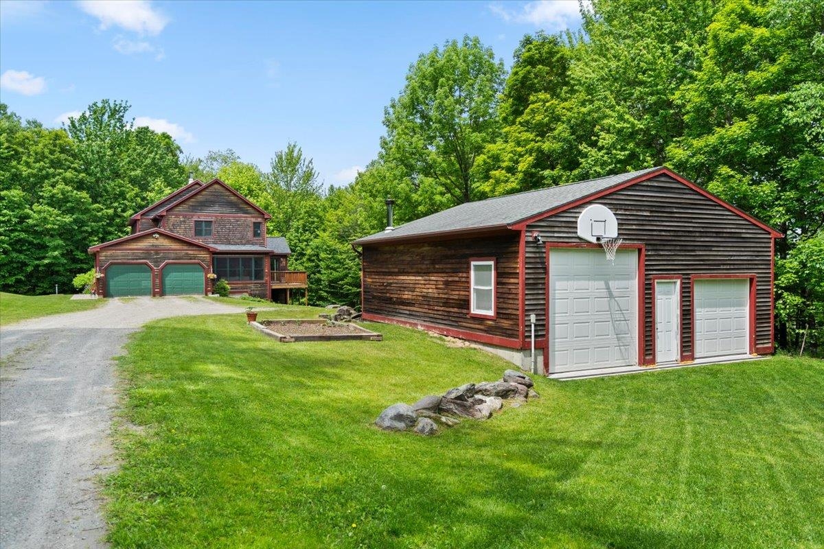 100 Overview Property Photo 6
