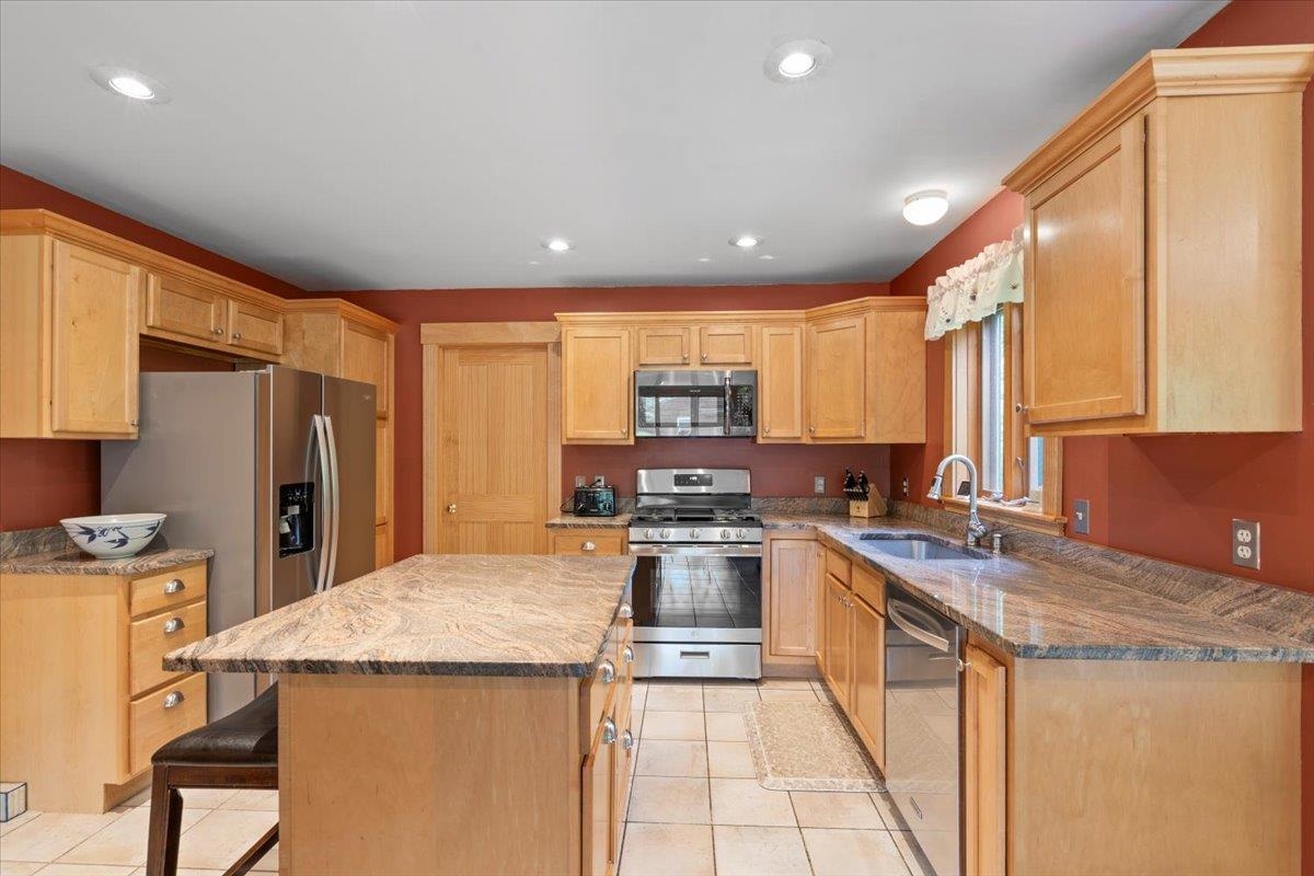 100 Overview Property Photo 9