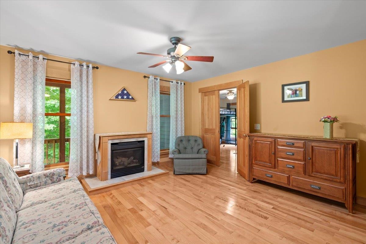 100 Overview Property Photo 17