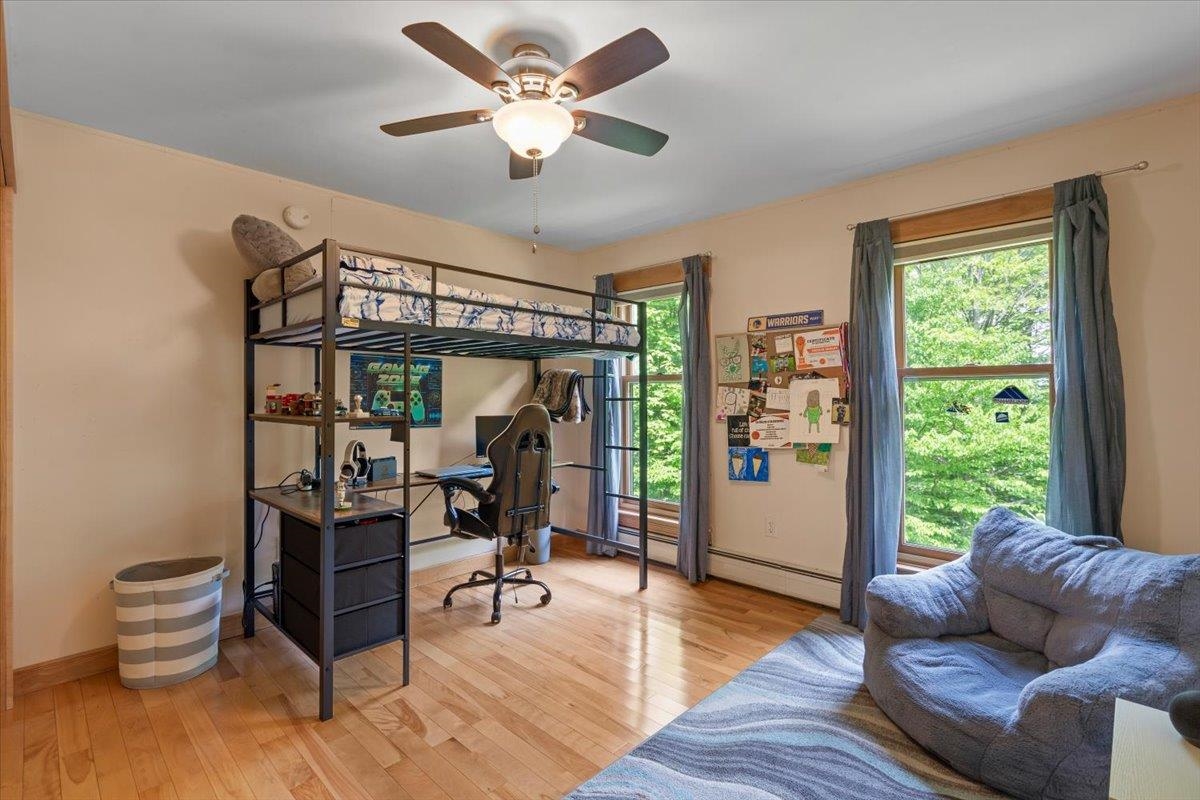 100 Overview Property Photo 18