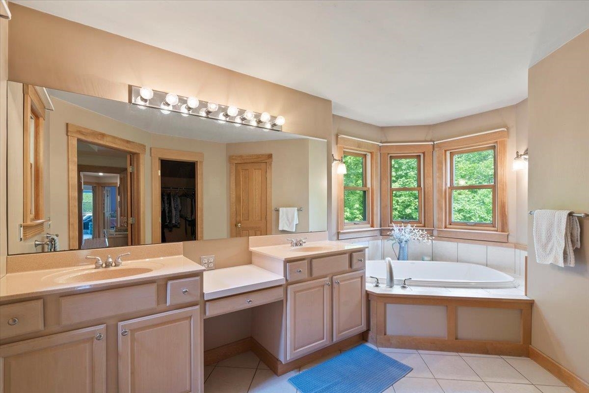 100 Overview Property Photo 24