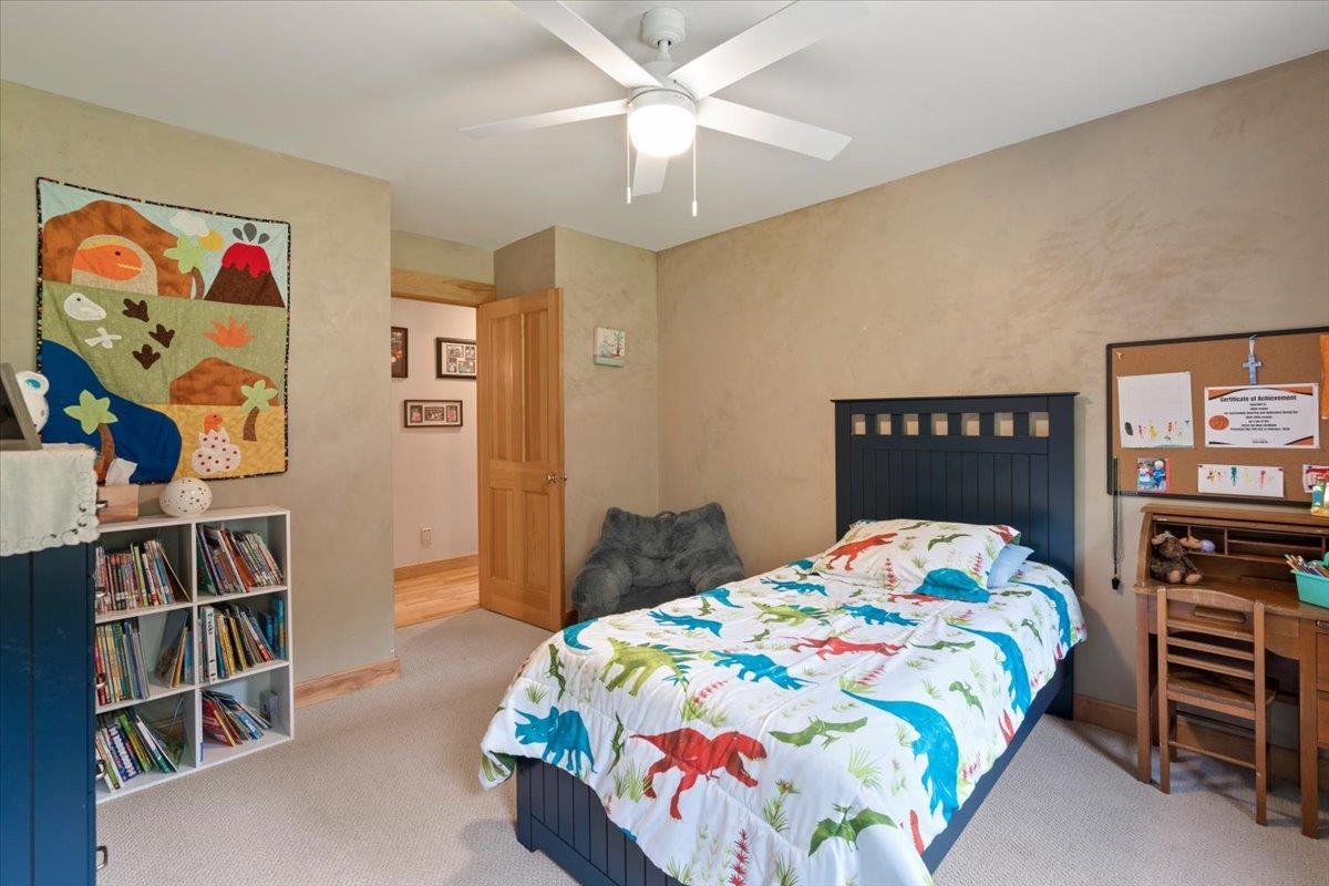 100 Overview Property Photo 32