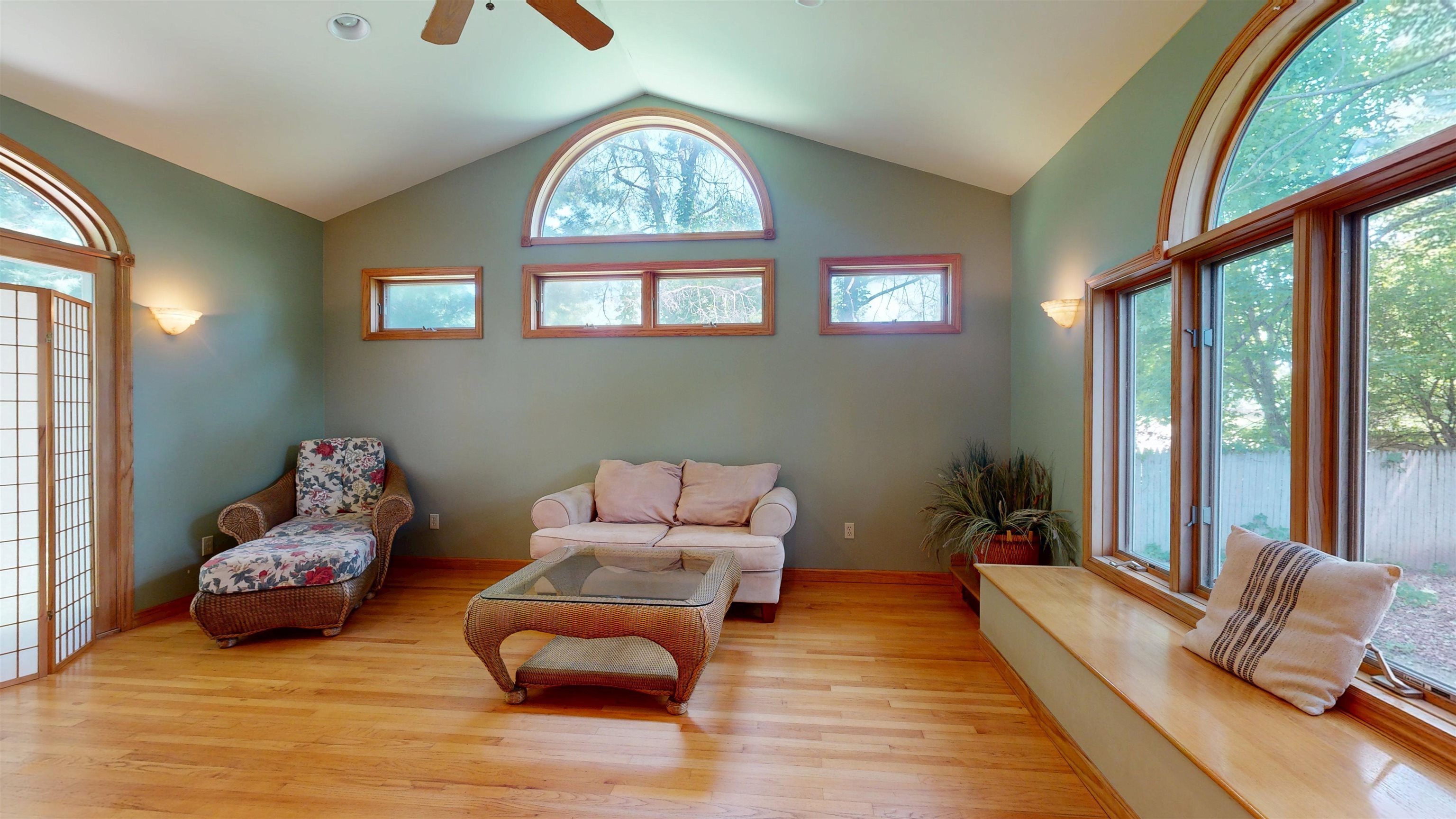 304 Stonybrook Drive Property Photo 2