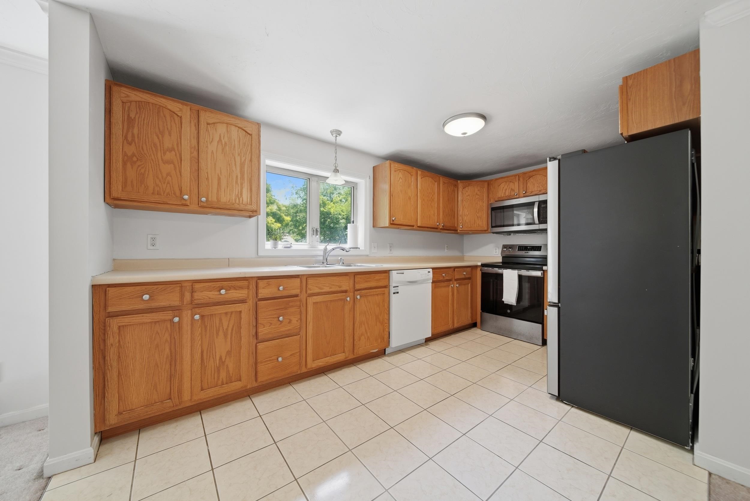 31 Henderson Road Property Photo 14