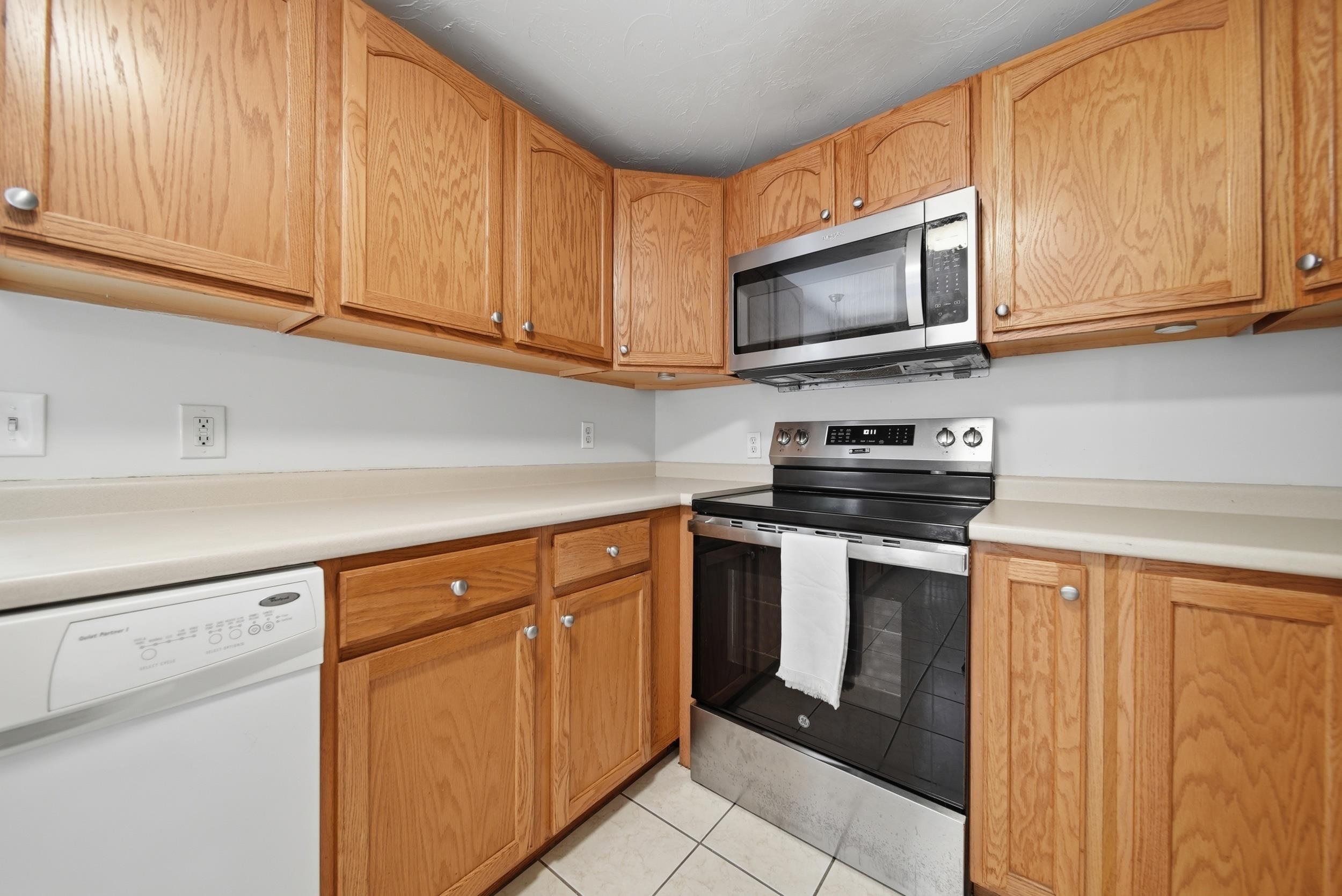 31 Henderson Road Property Photo 16