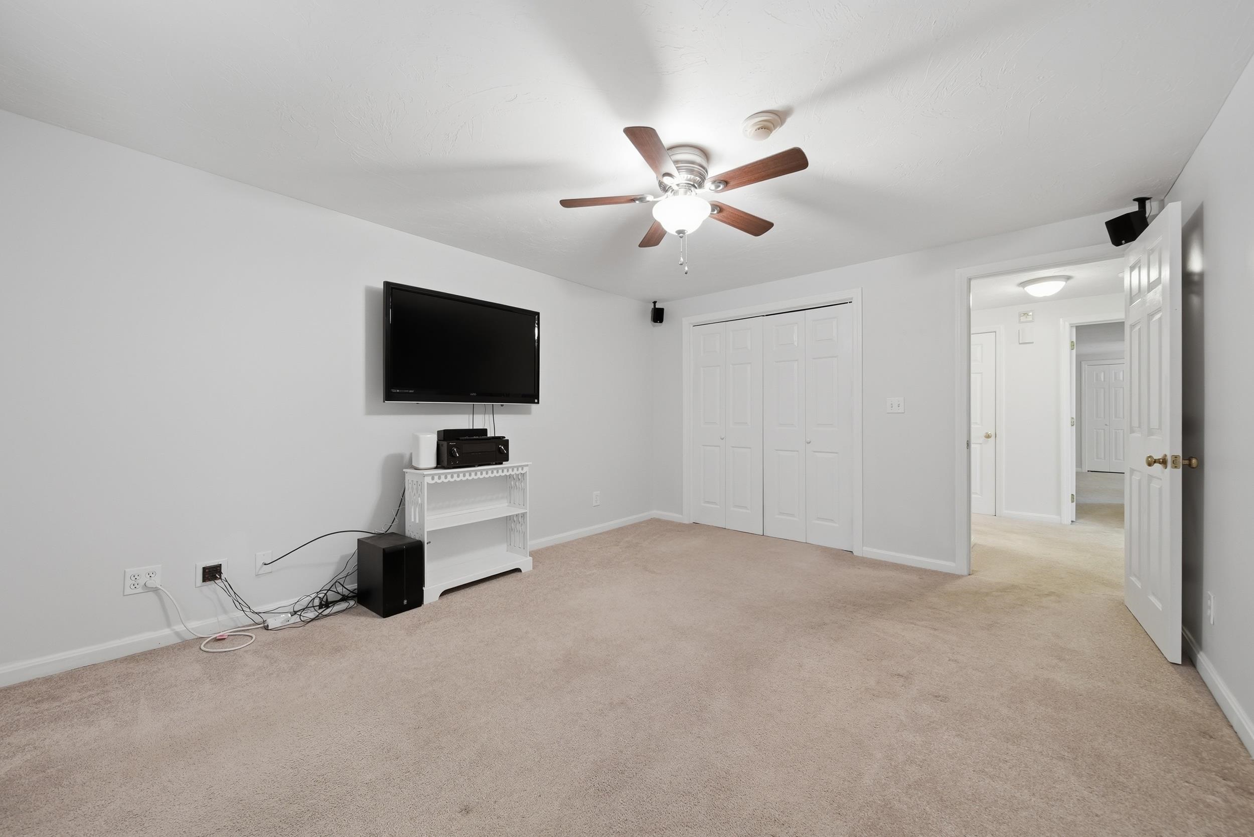 31 Henderson Road Property Photo 24