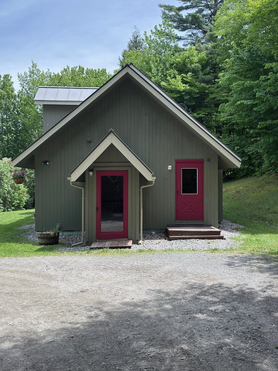 699 Glenbrook Road Property Photo 3