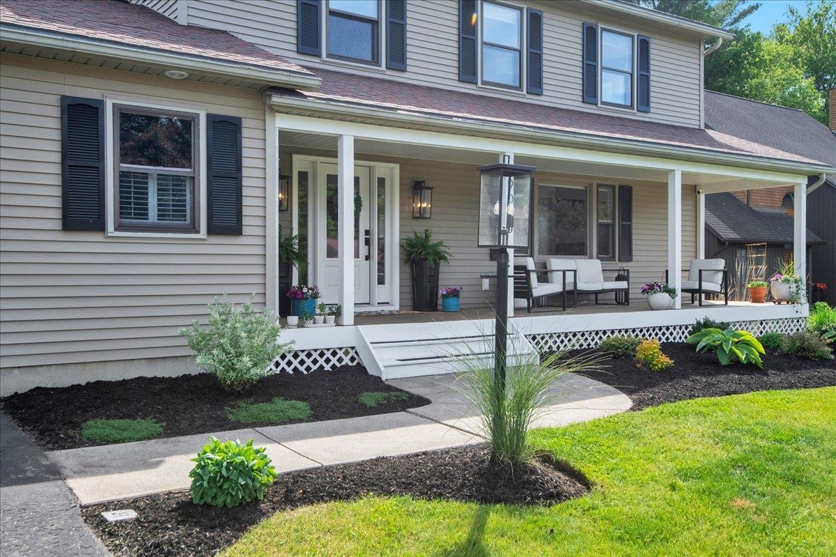 90 Field Green Drive Property Photo 4