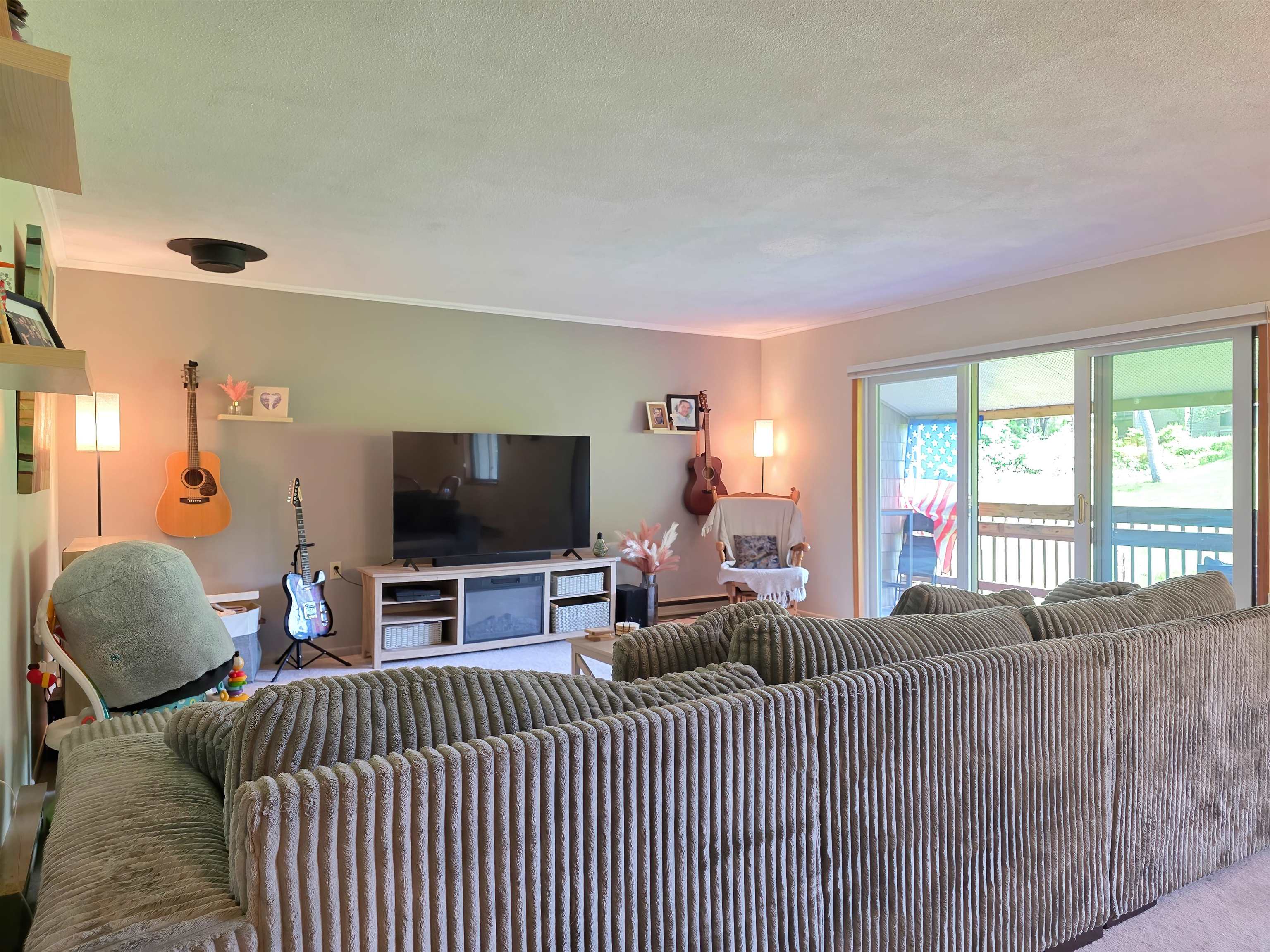 8 Hawthorne Circle Property Photo 1