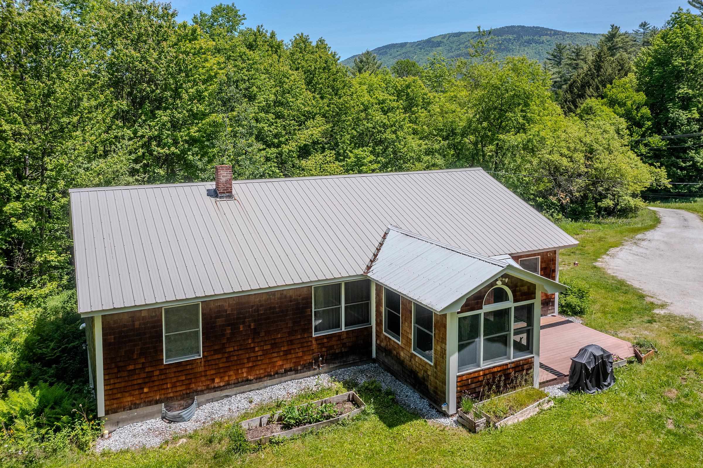 494 West River Road Property Photo 1