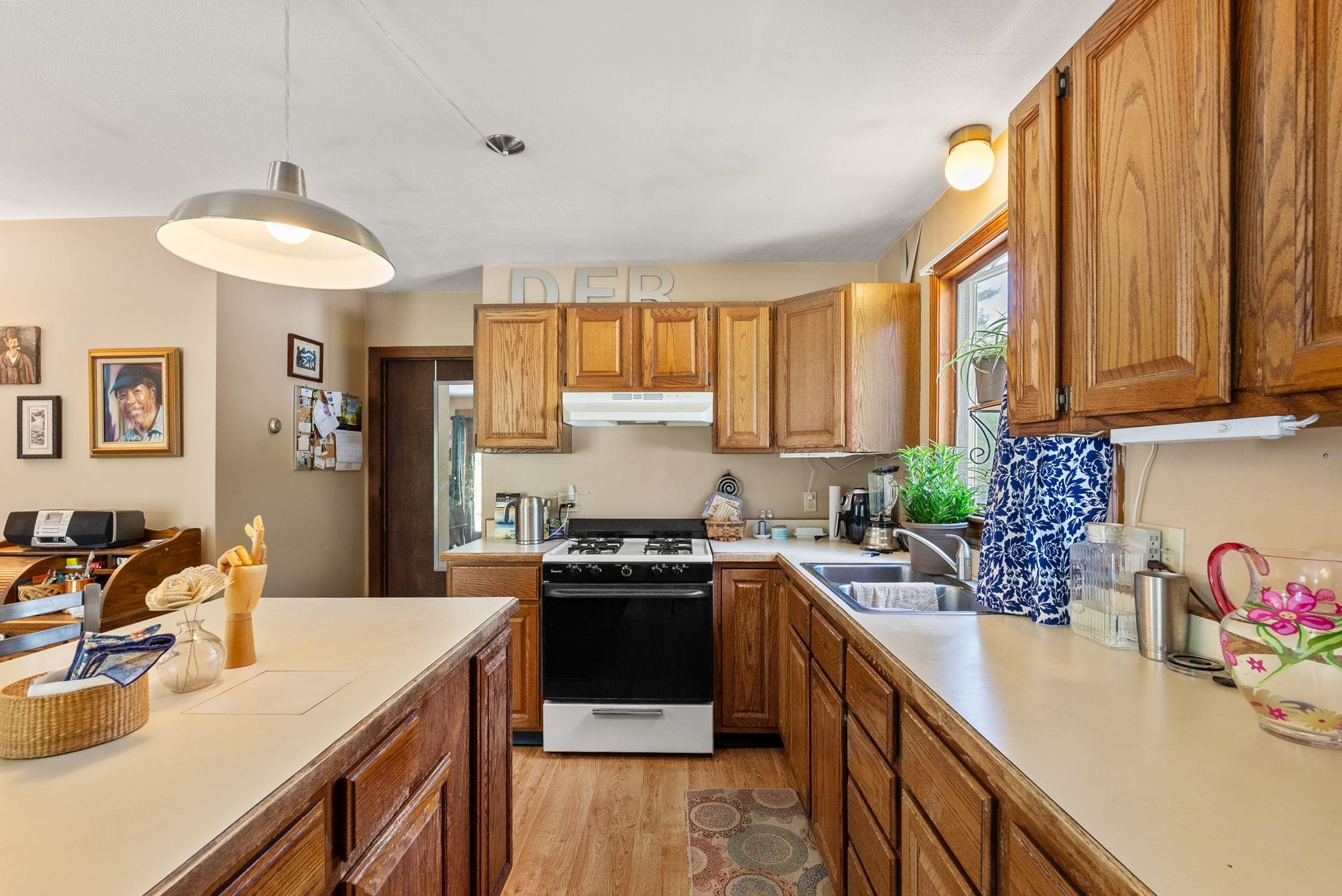 305 Richmond Road Property Photo 6