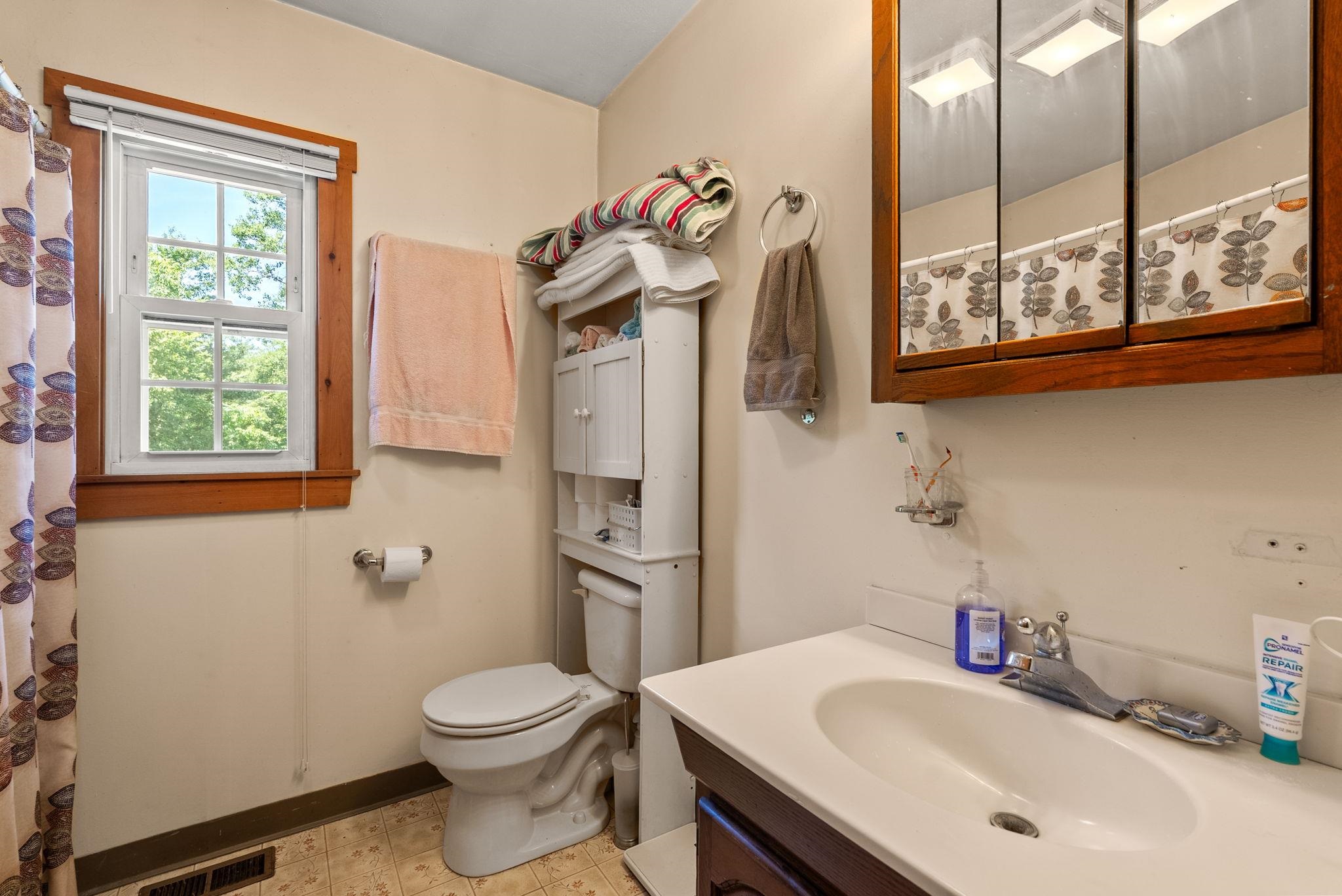 305 Richmond Road Property Photo 12