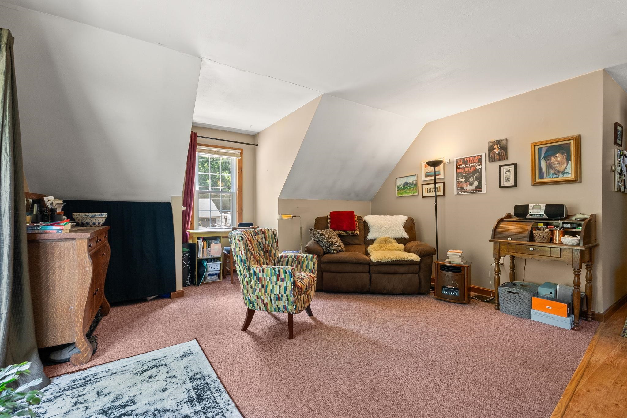 305 Richmond Road Property Photo 18