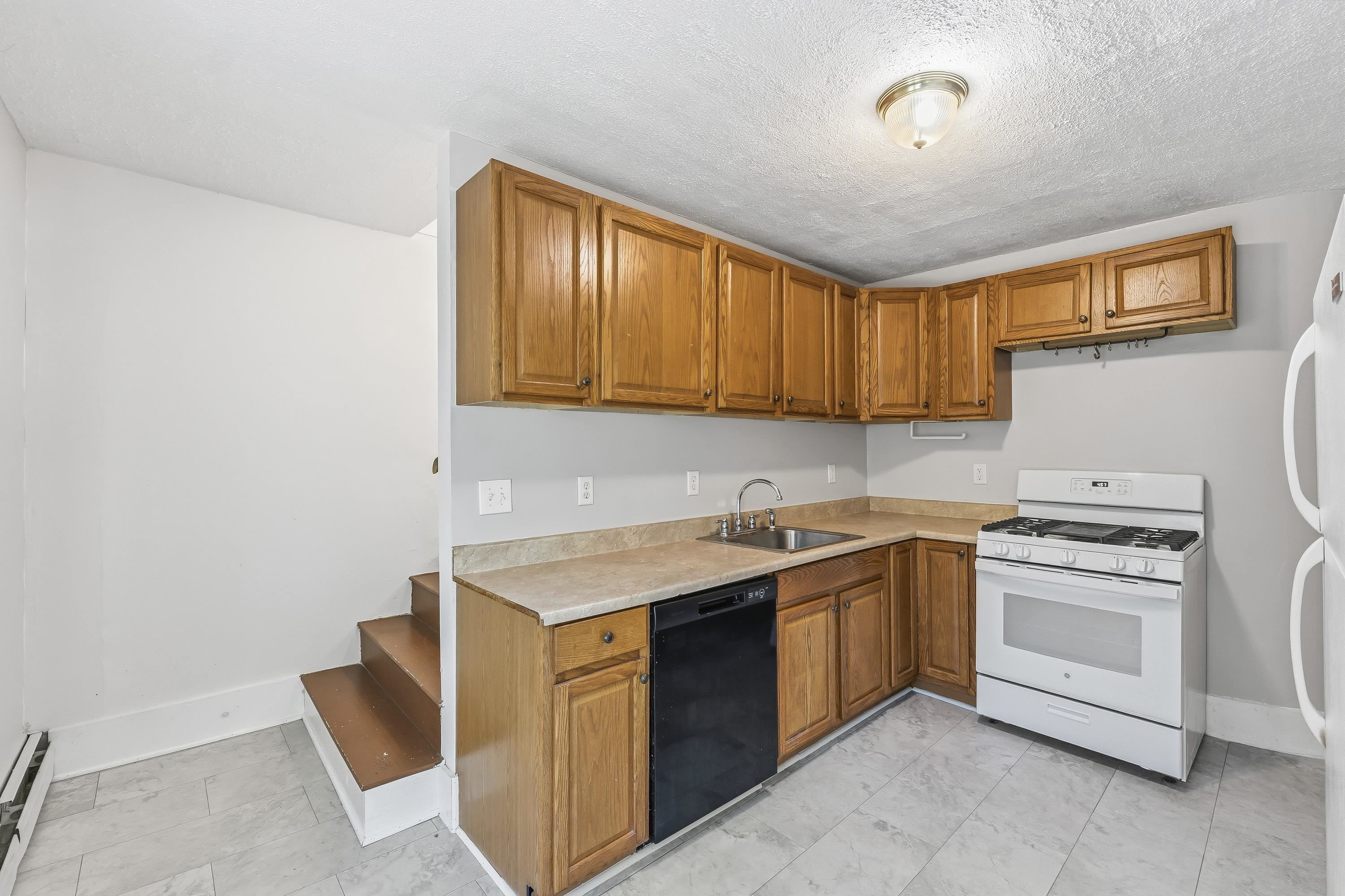 7 Berry Road Property Photo 17
