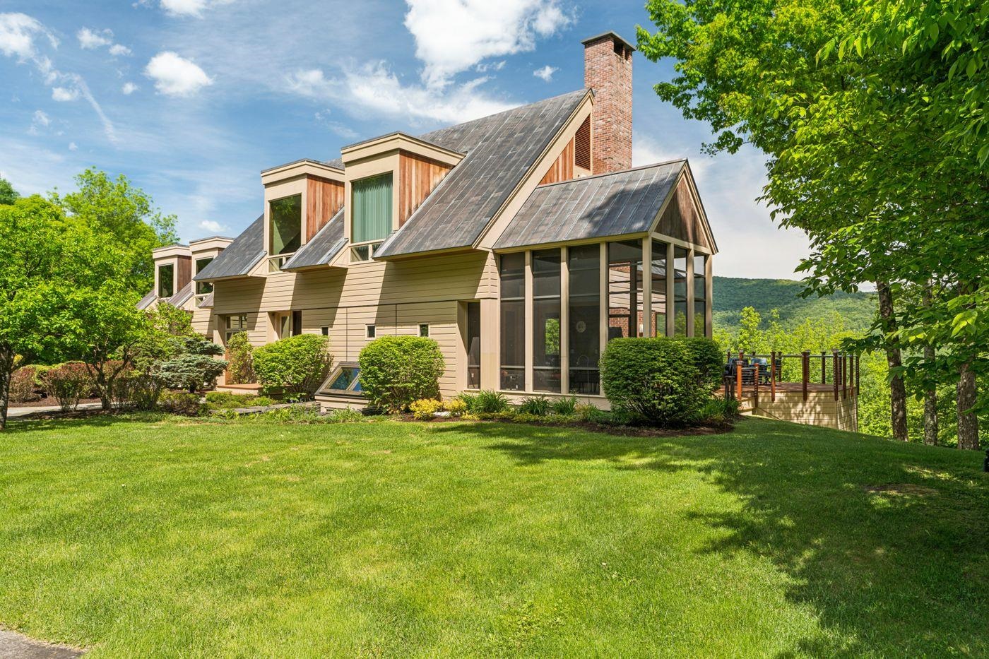 655 Squirrel Hollow Road Property Photo 2