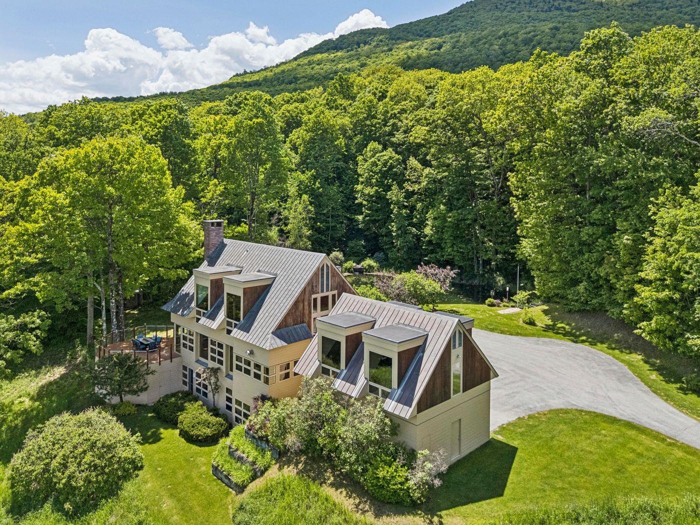 655 Squirrel Hollow Road Property Photo 4