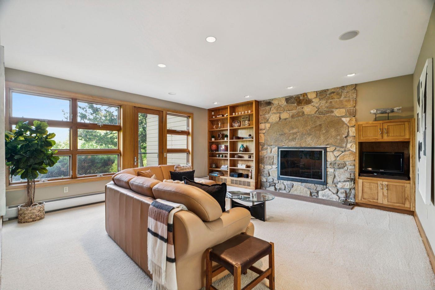 655 Squirrel Hollow Road Property Photo 18