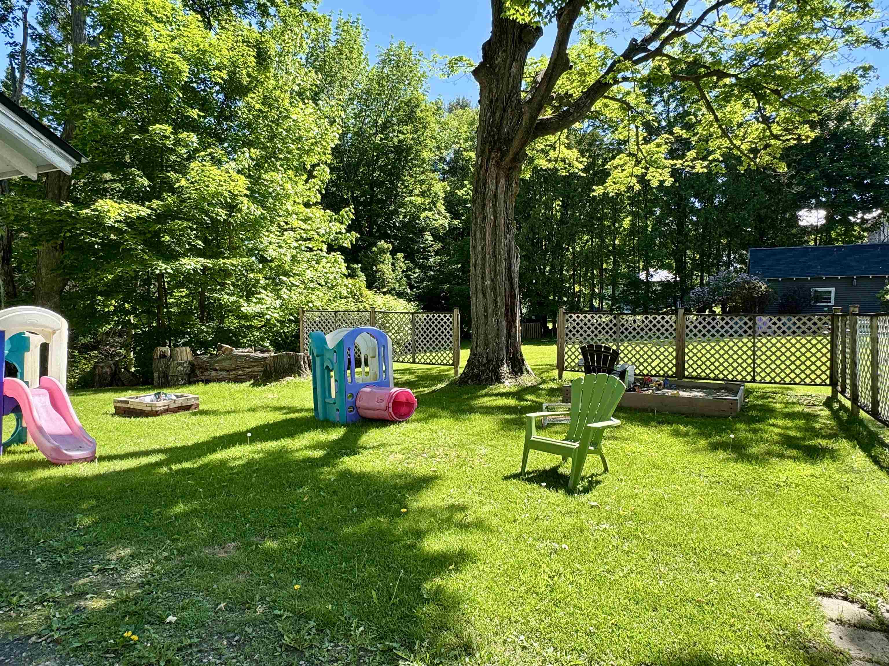 335 Caswell Avenue Property Photo 4