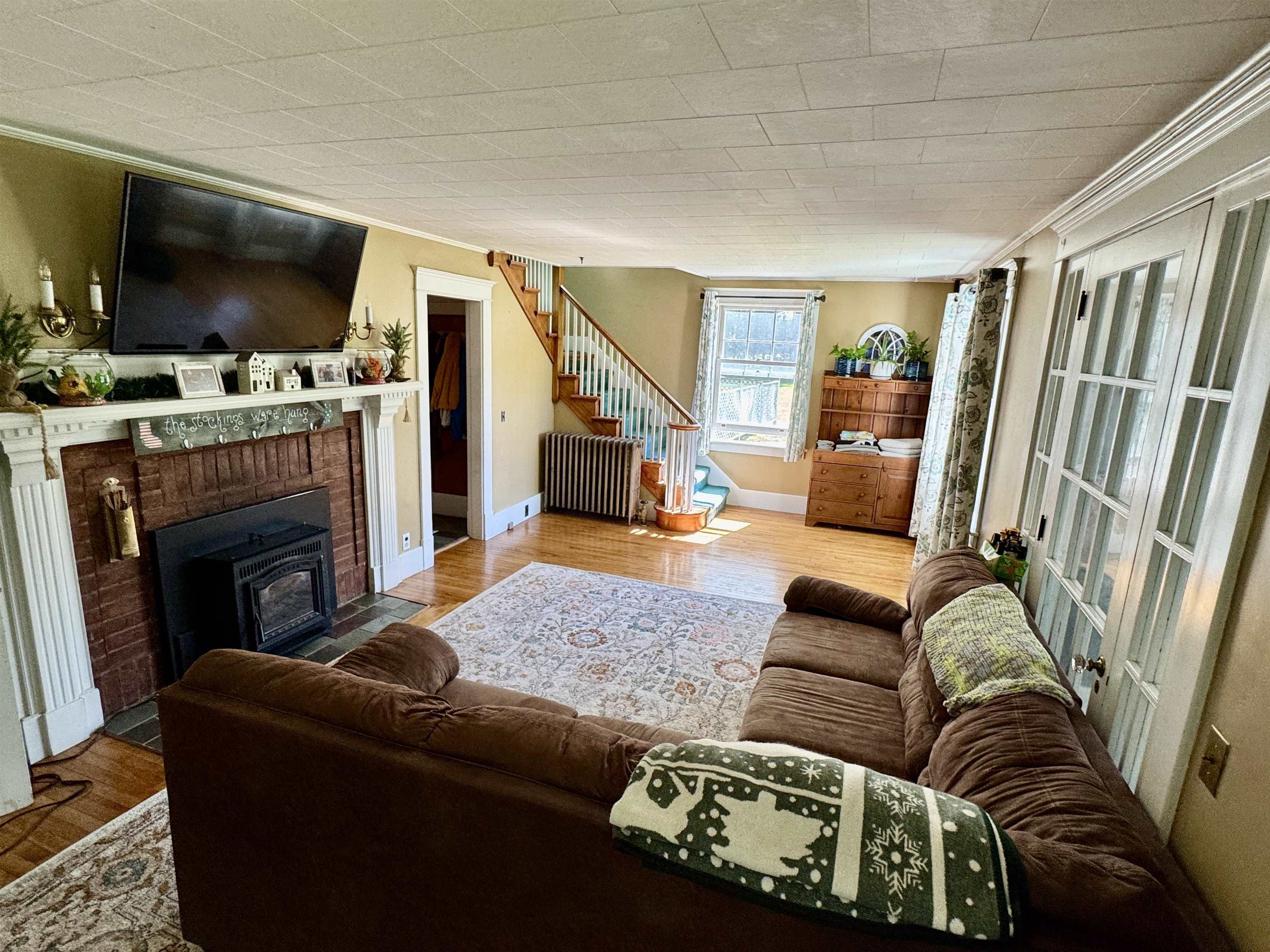 335 Caswell Avenue Property Photo 7