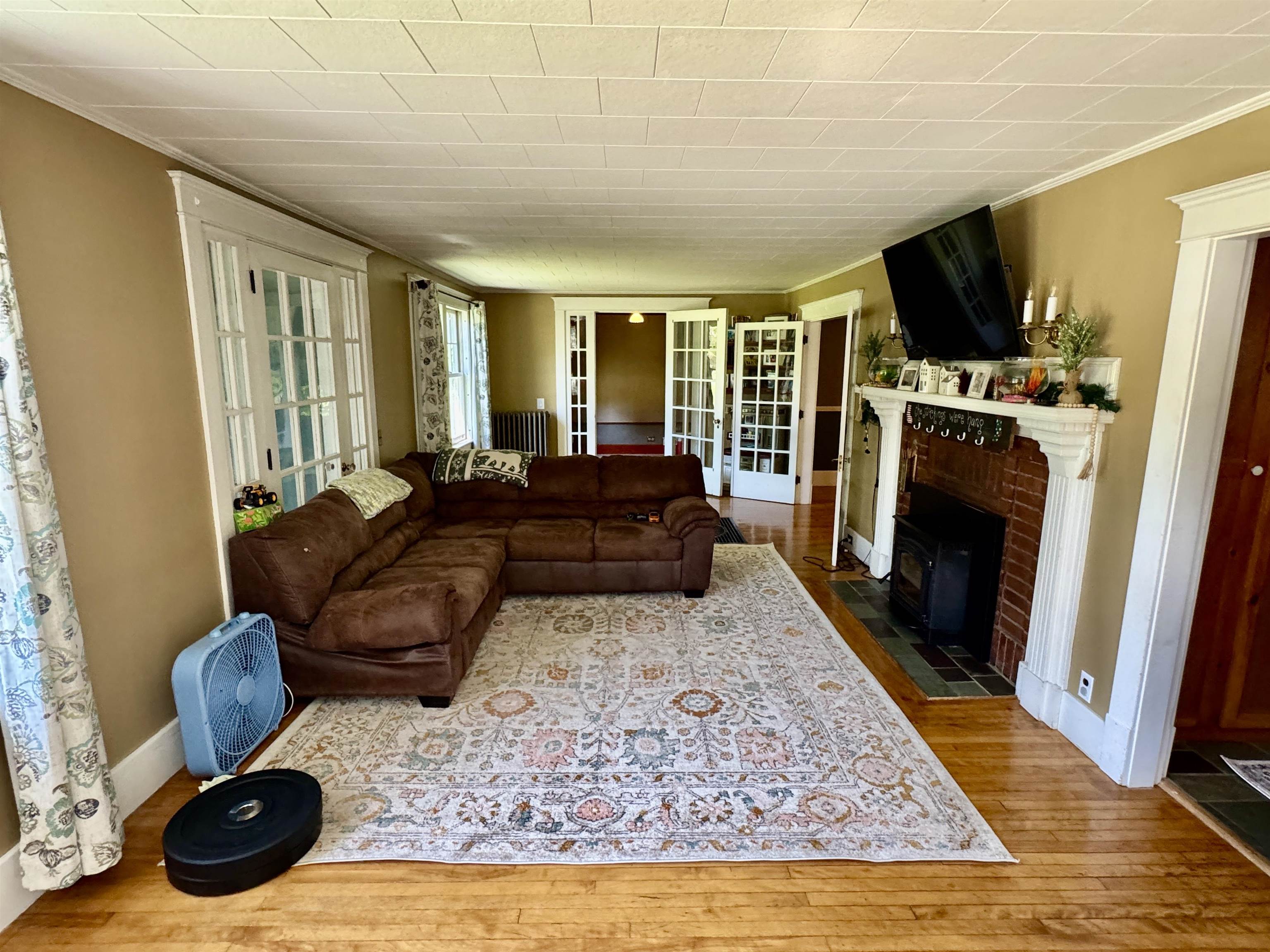 335 Caswell Avenue Property Photo 8