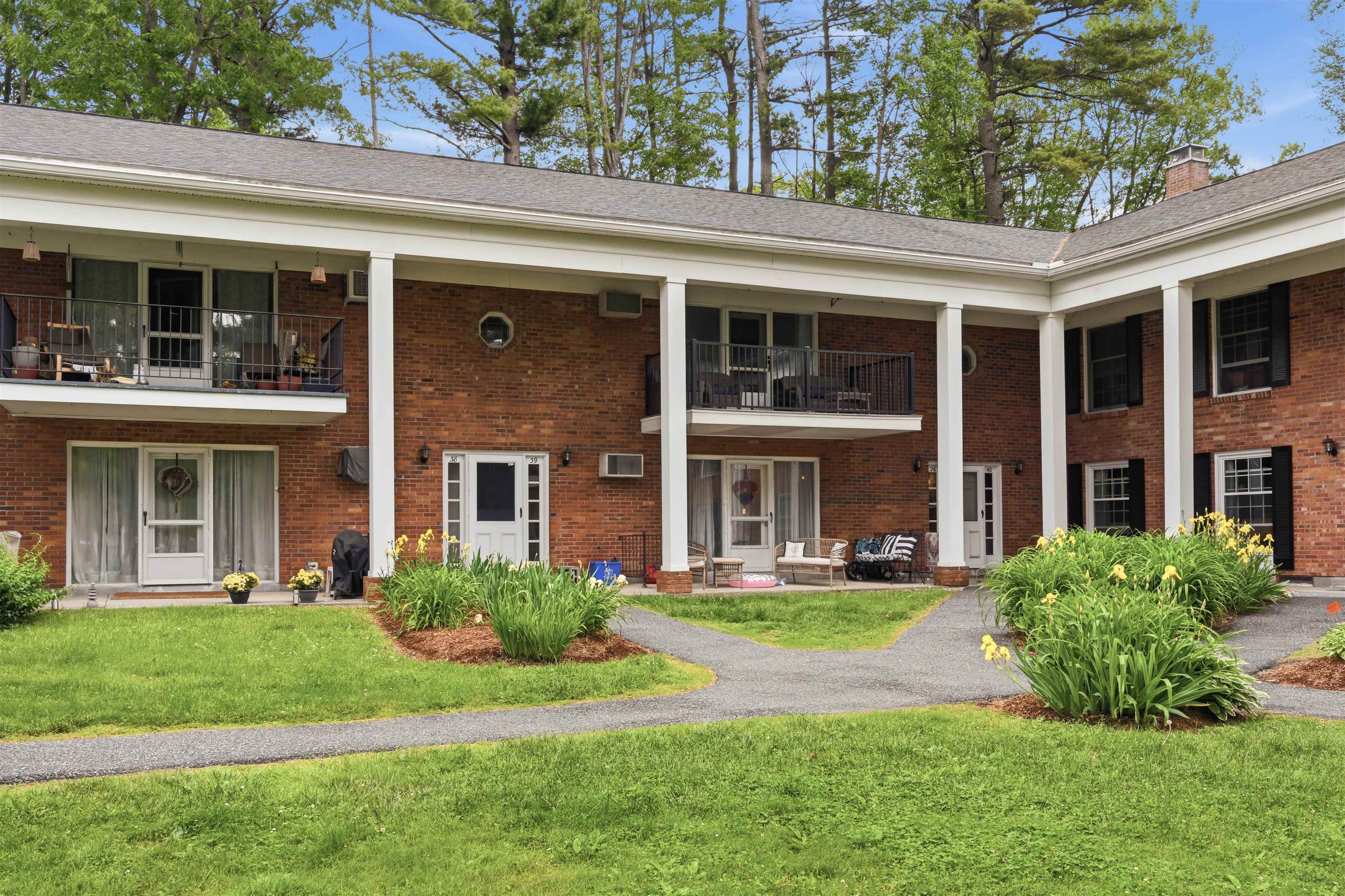 100 Kennedy Drive Property Photo 1