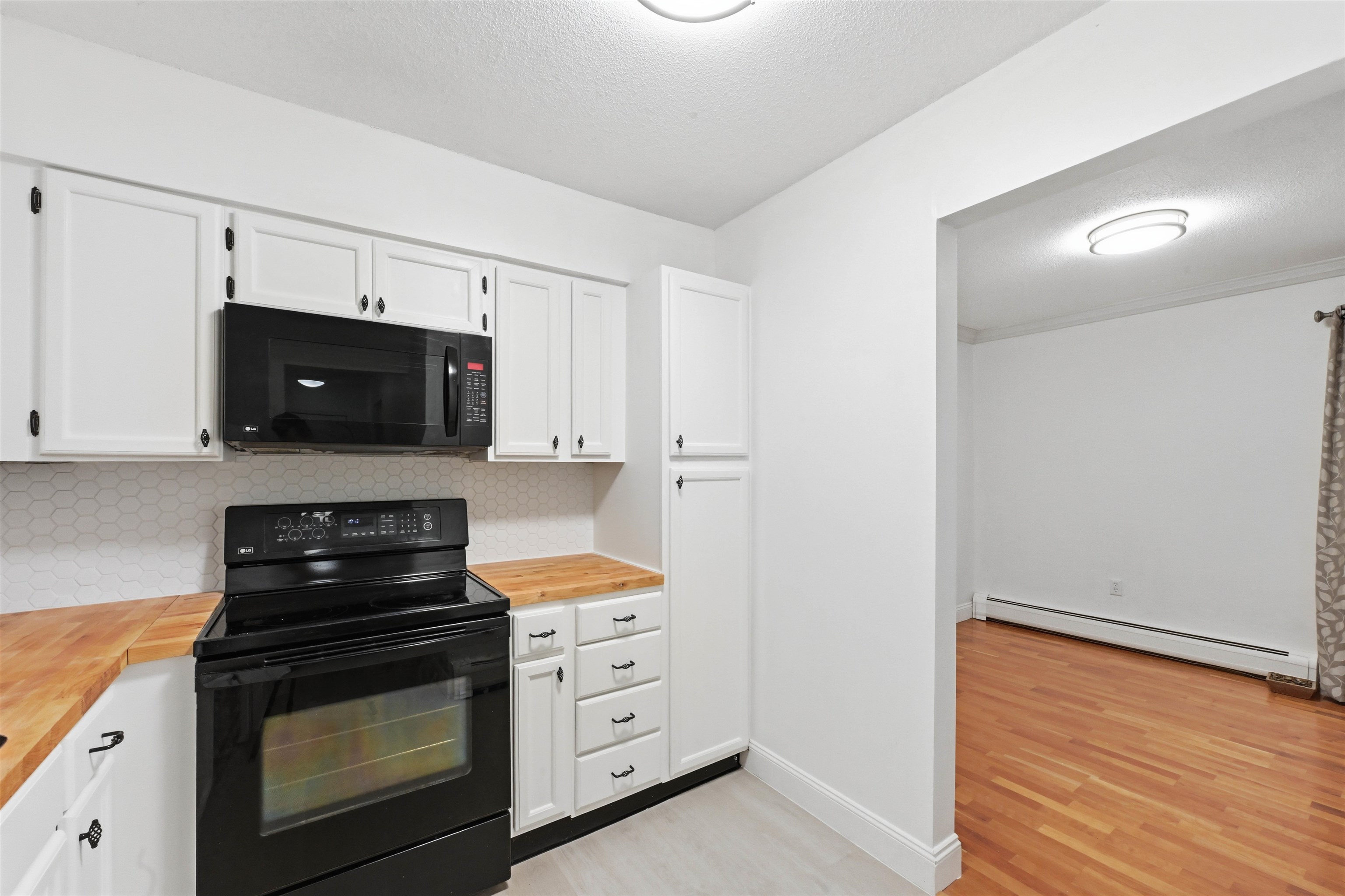 100 Kennedy Drive Property Photo 5