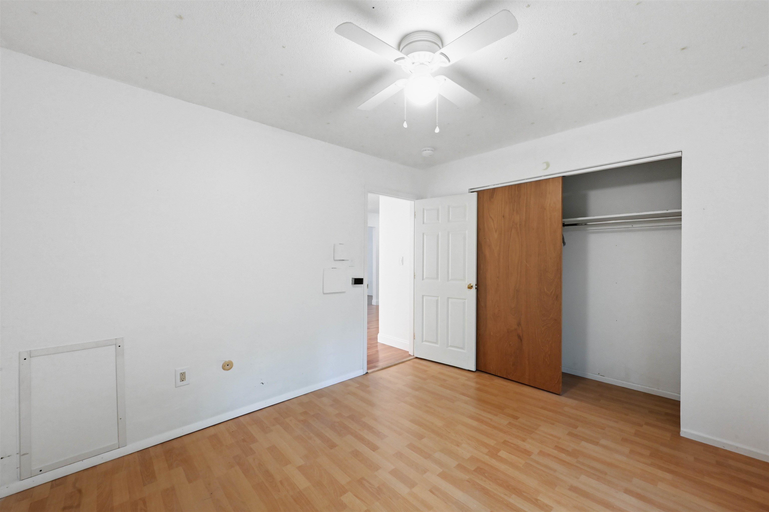 100 Kennedy Drive Property Photo 12
