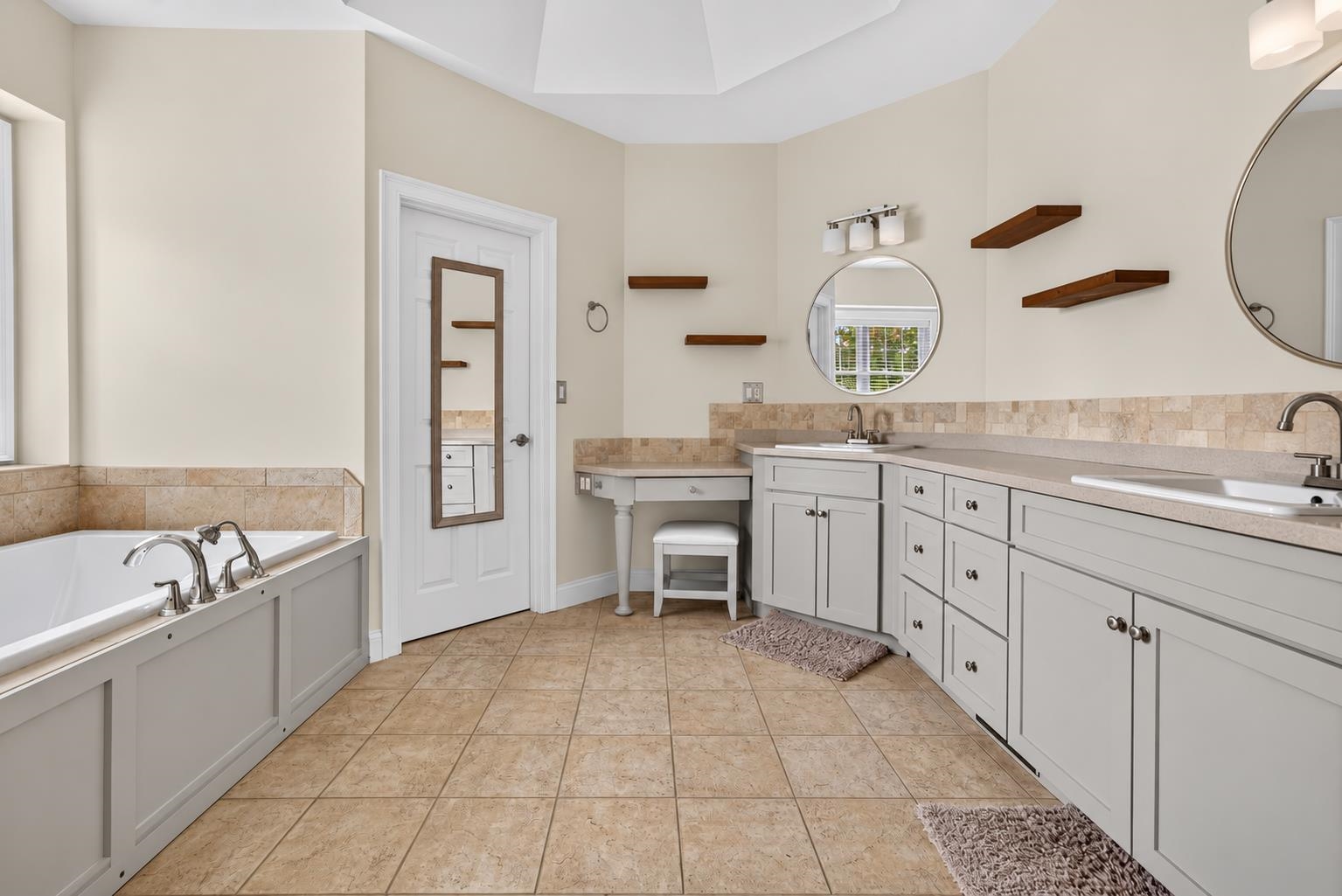 12 Rachel Way Property Photo 27