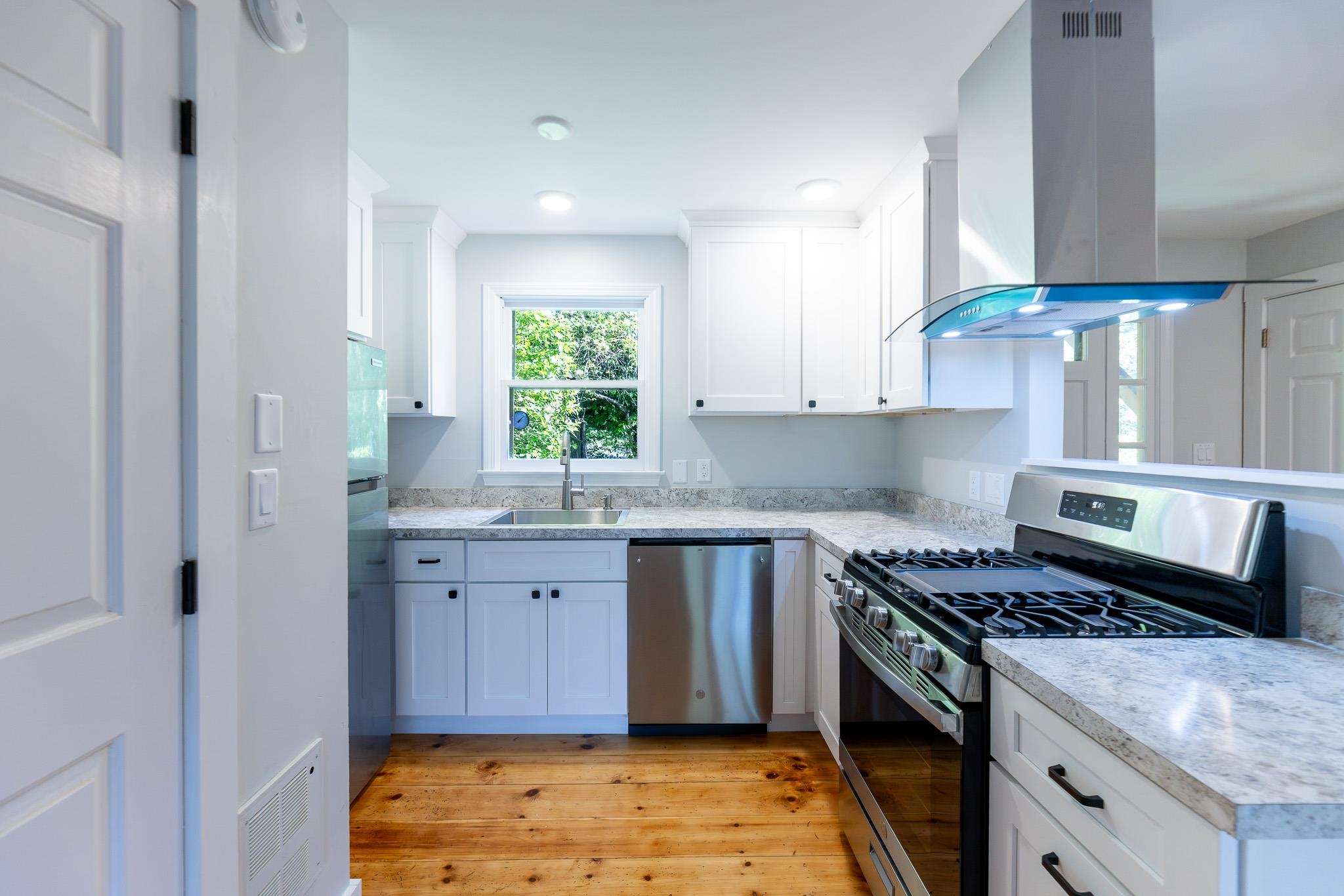 826 Hard Road Property Photo 3