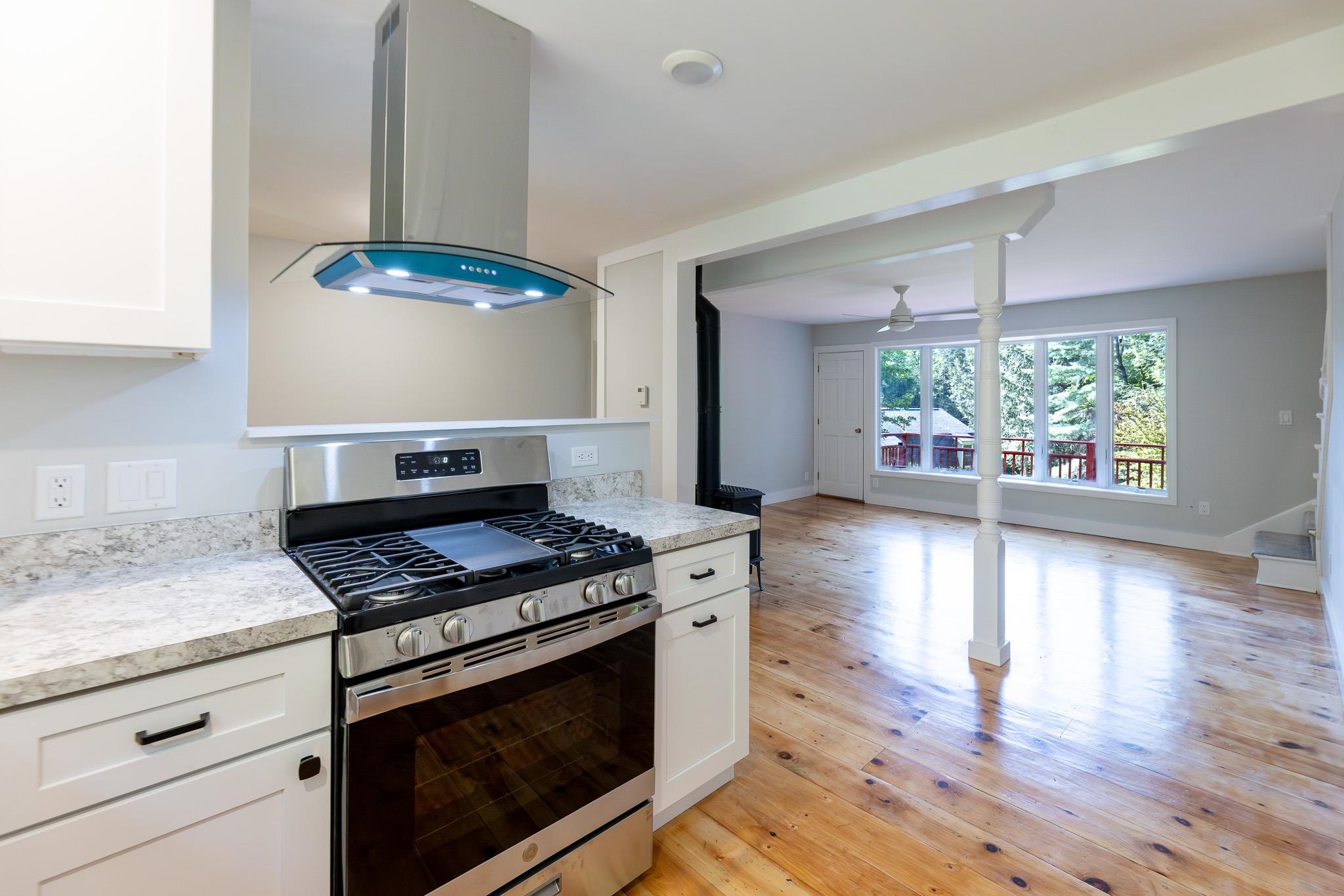 826 Hard Road Property Photo 4