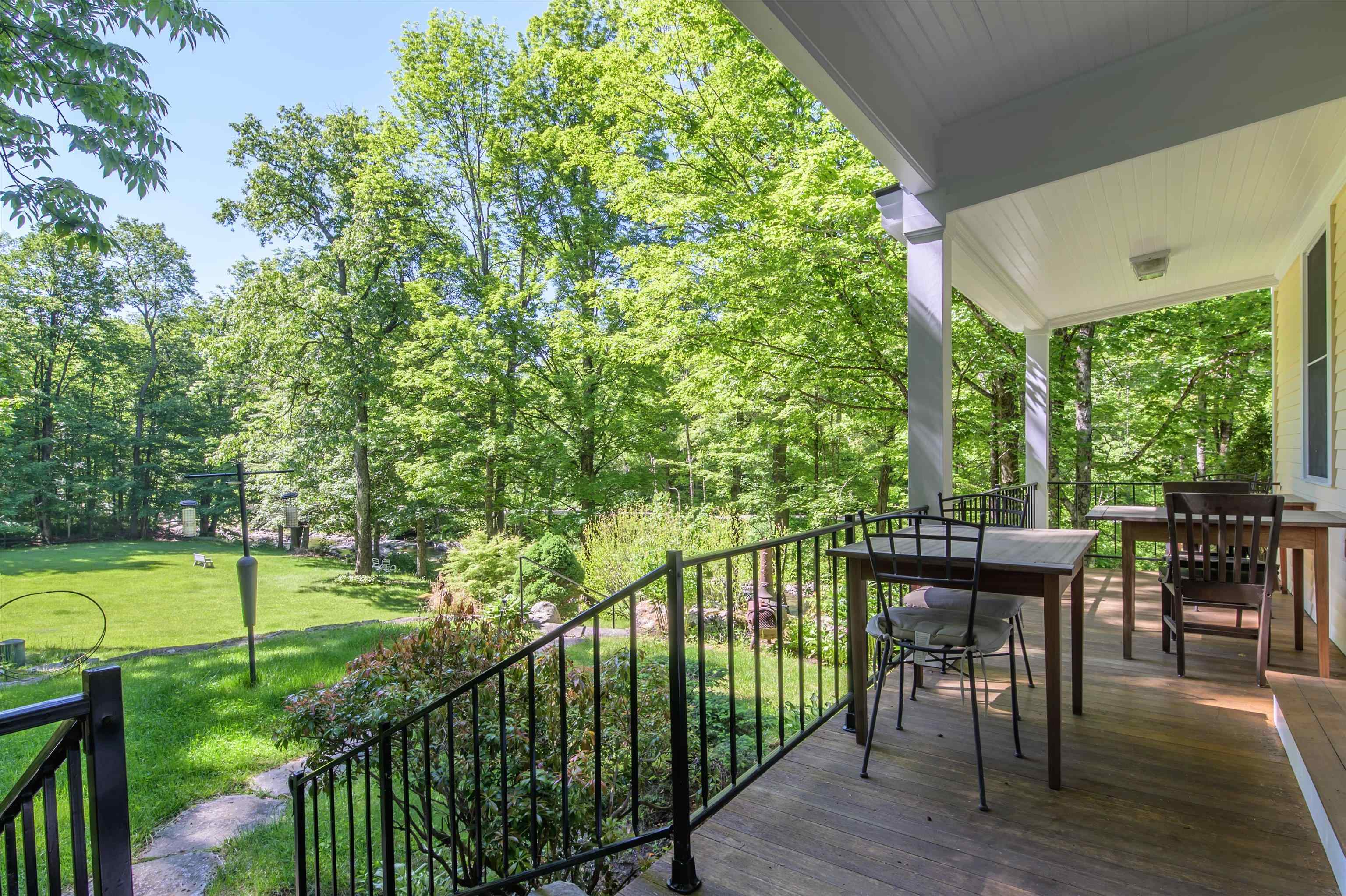 2435 Stage Road Property Photo 4