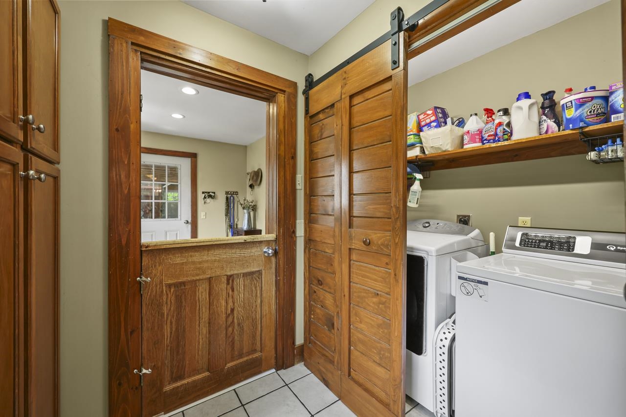 187 Poverty Row Property Photo 8