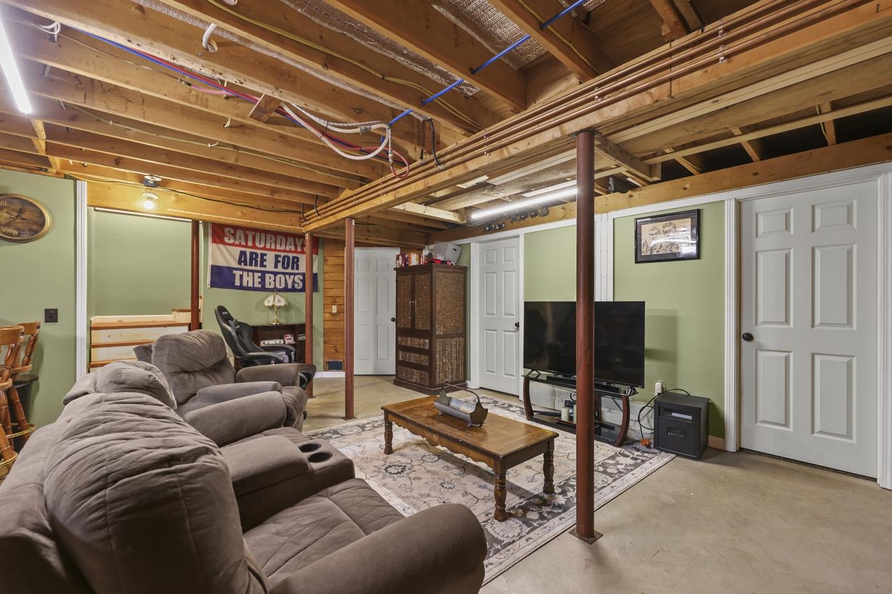 187 Poverty Row Property Photo 34