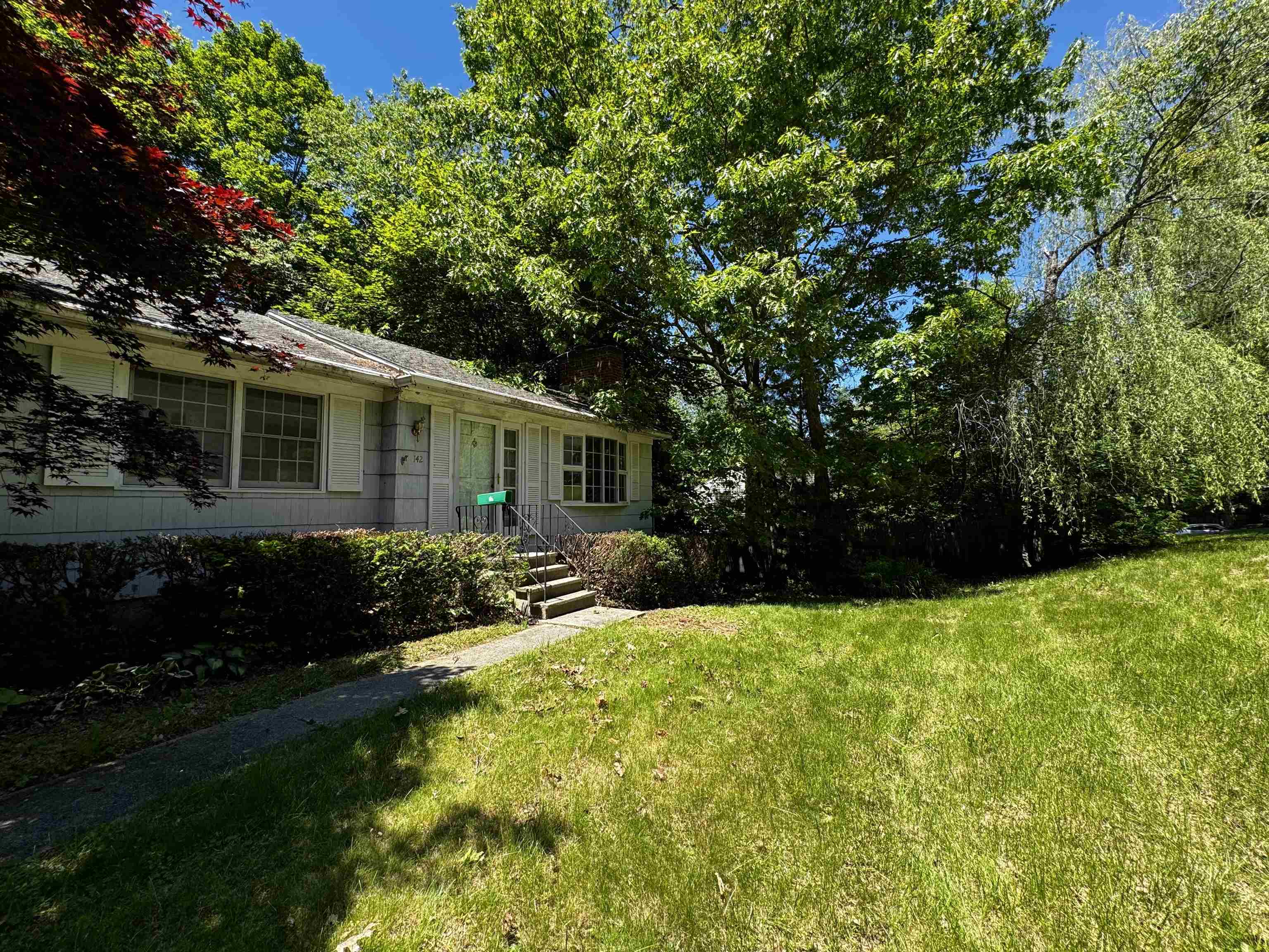142 Pine Circle Property Photo 3
