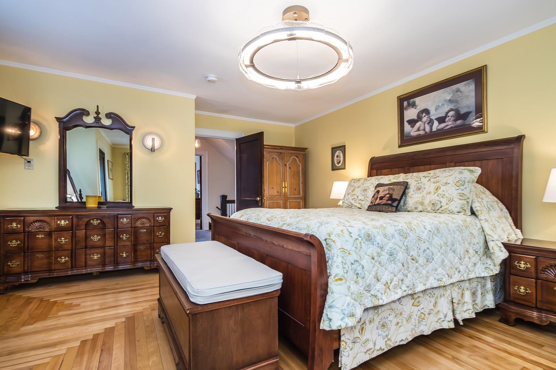 50 Pleasant Street Property Photo 22