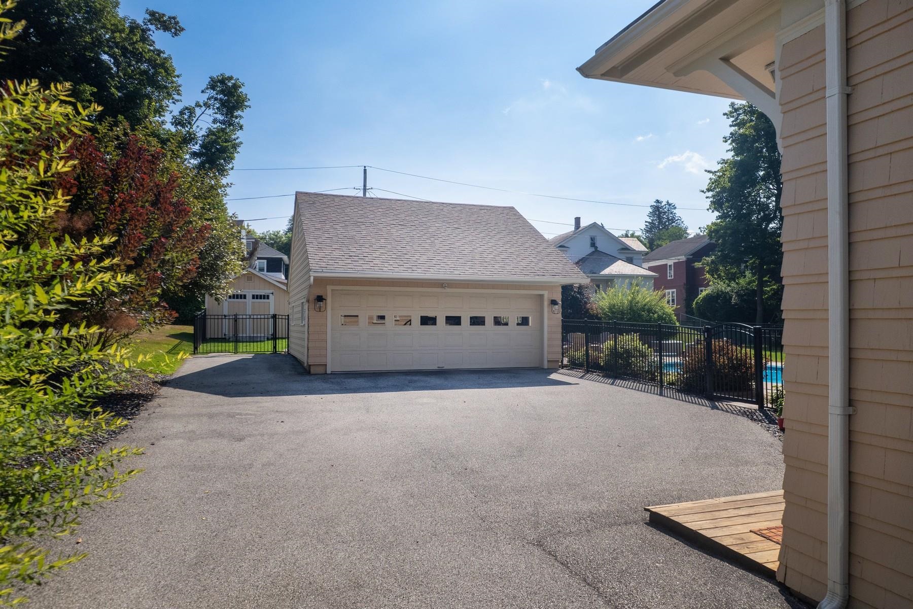 50 Pleasant Street Property Photo 32